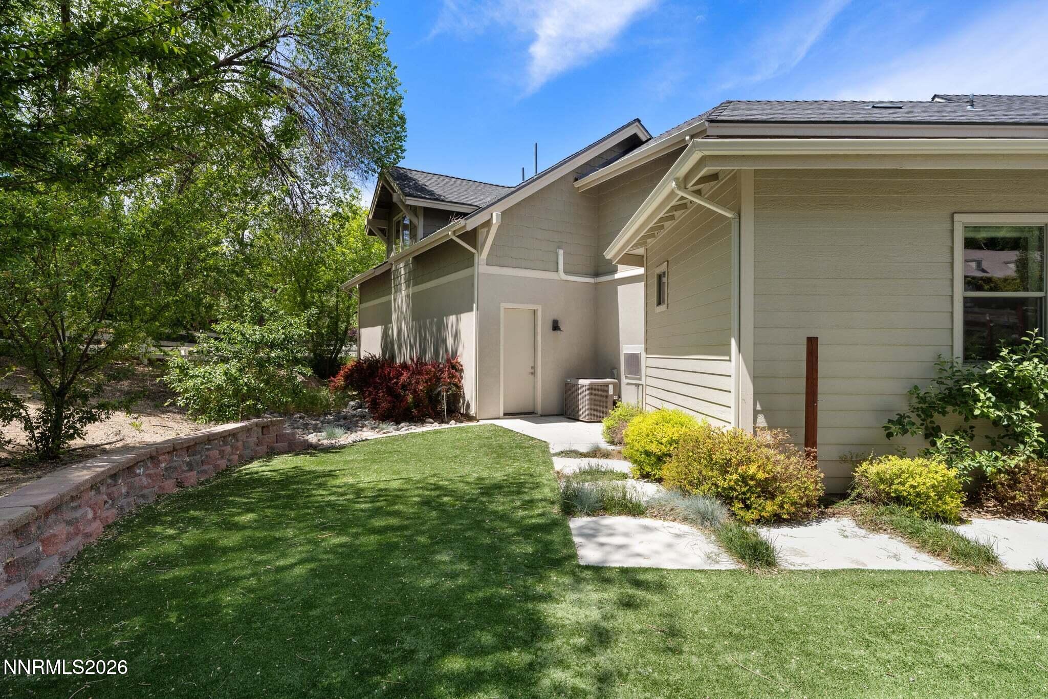 1010 Skyline Boulevard