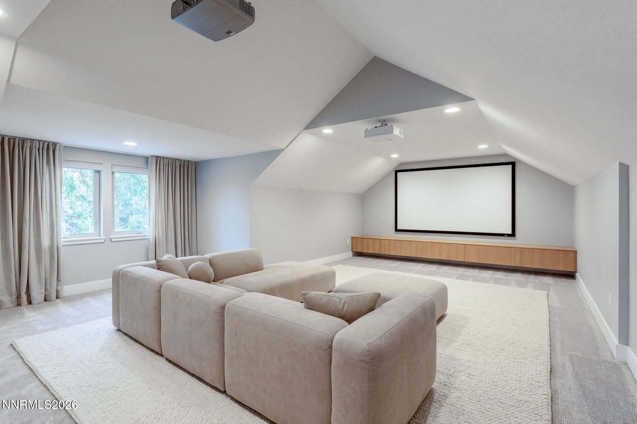 1010 Skyline Boulevard