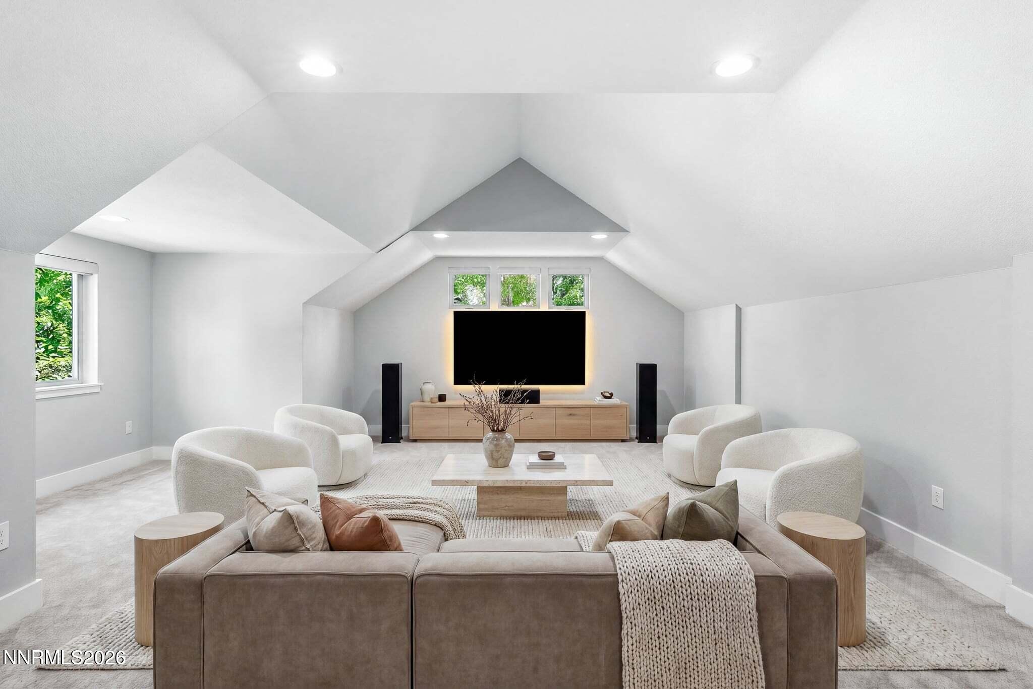 1010 Skyline Boulevard