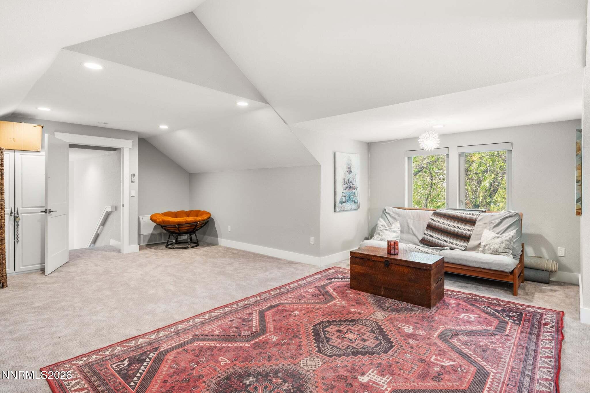 1010 Skyline Boulevard