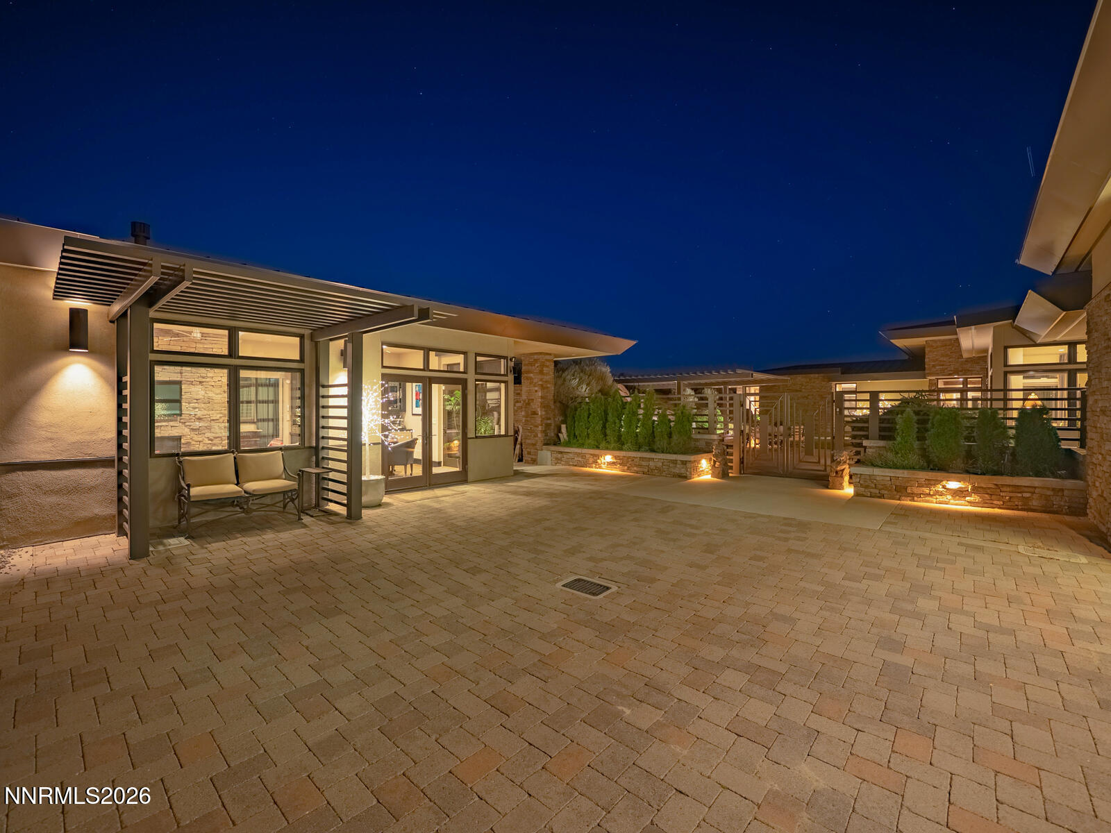 8220 Standing Stone Circle