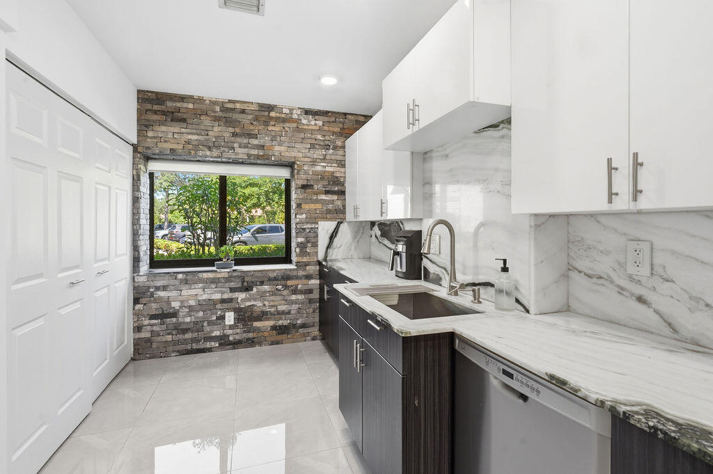 1143 Duncan Circle 103