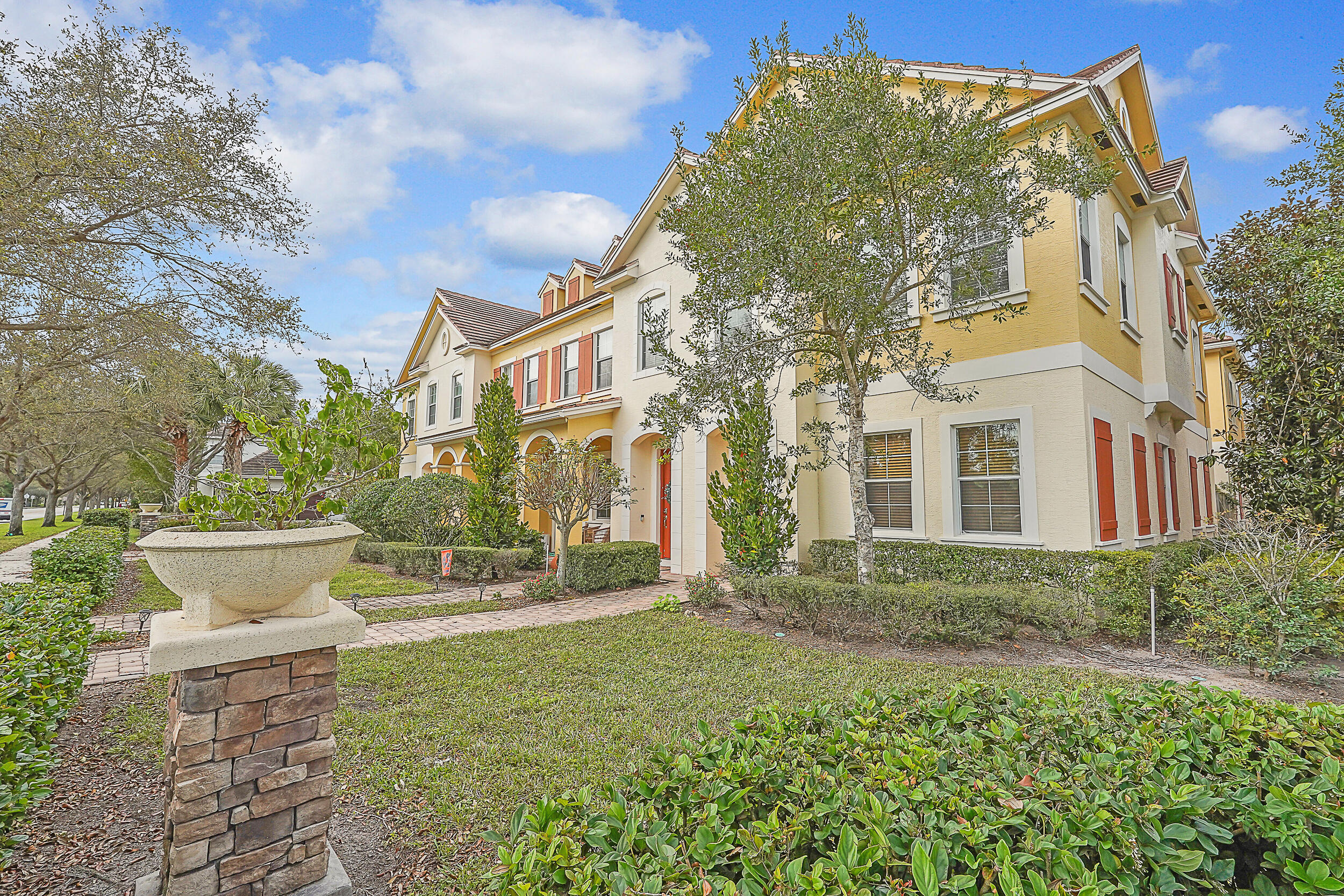 615 Dakota Drive