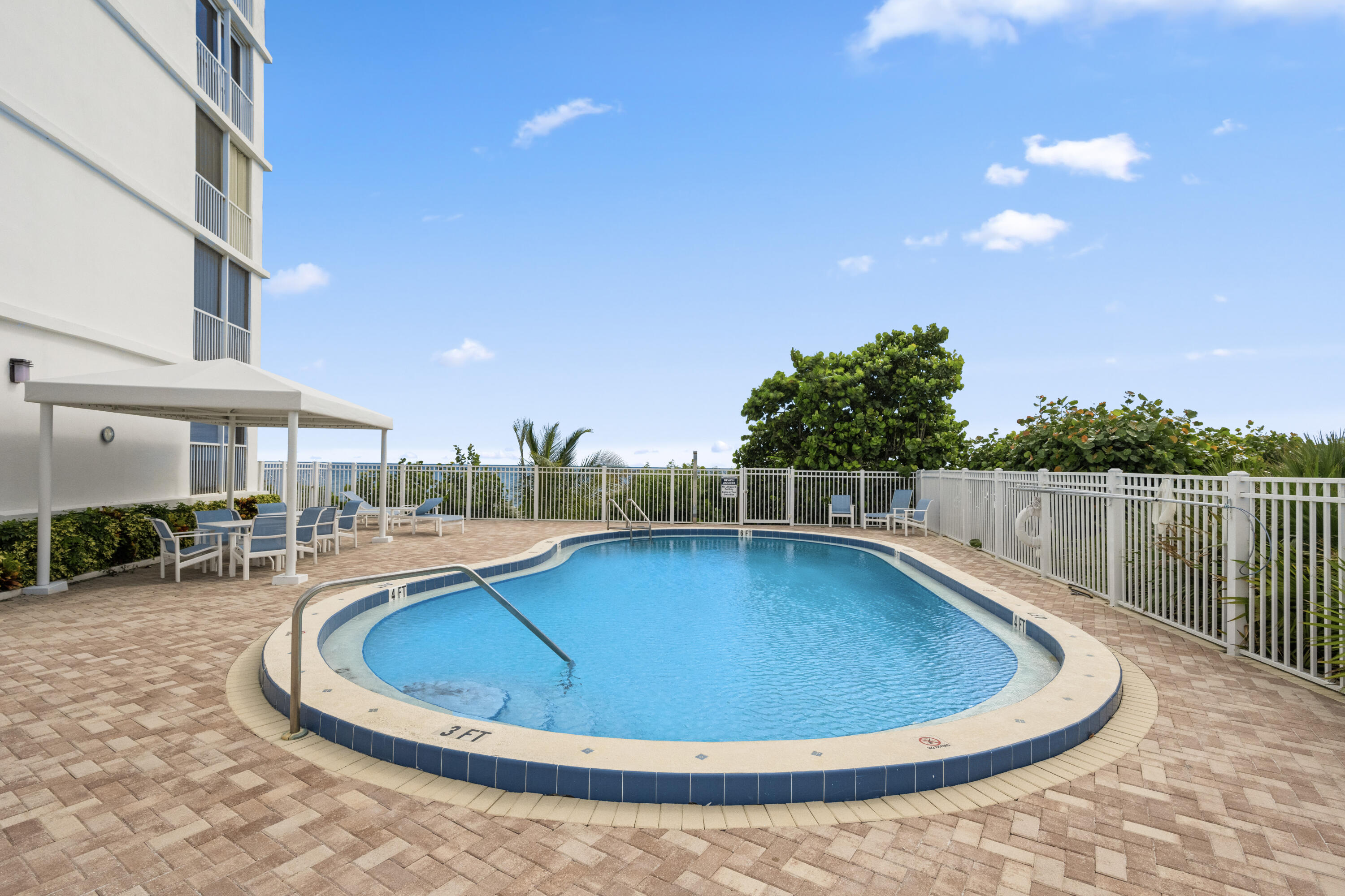 840 Ocean Drive 103
