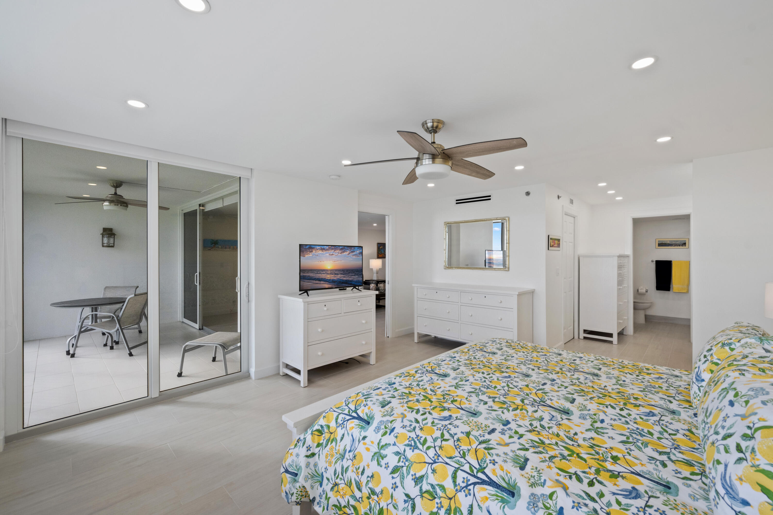 840 Ocean Drive 103