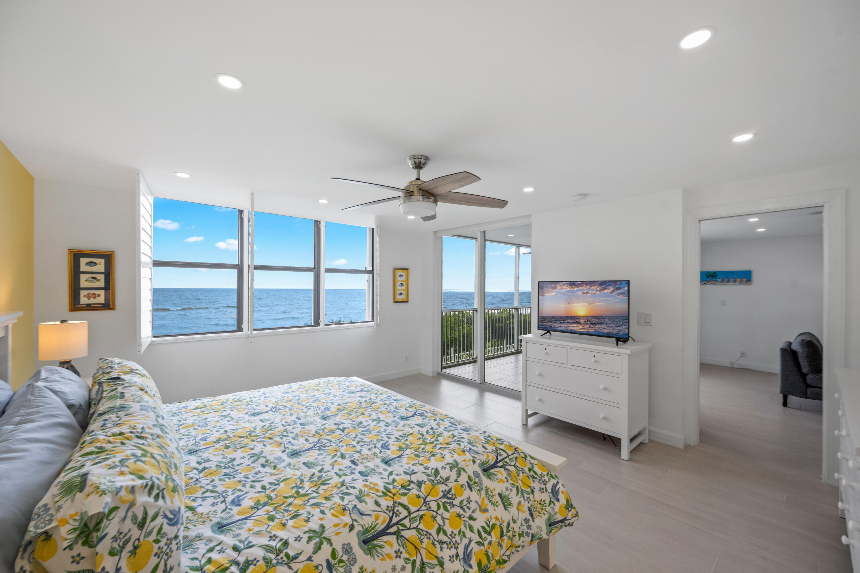840 Ocean Drive 103