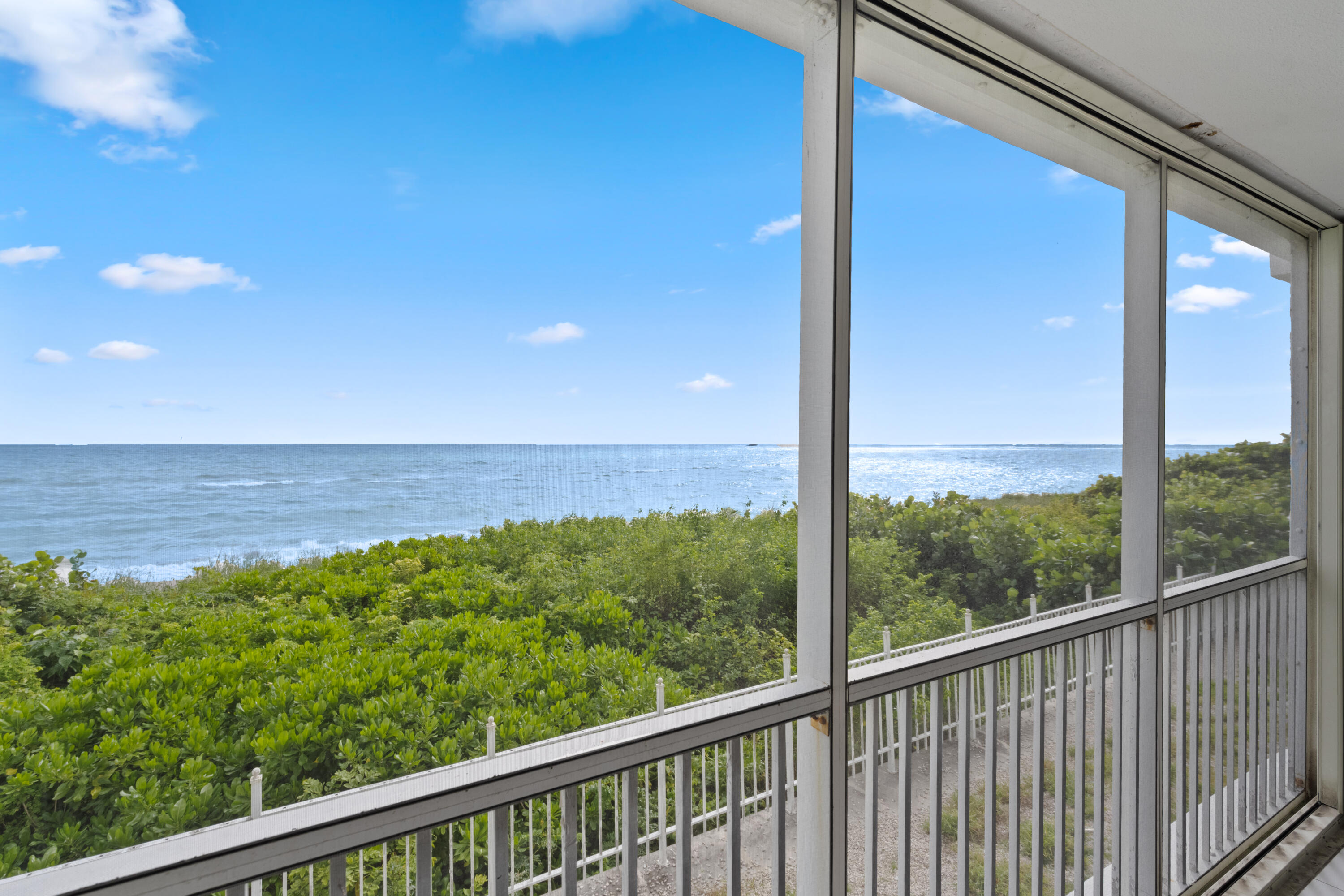 840 Ocean Drive 103