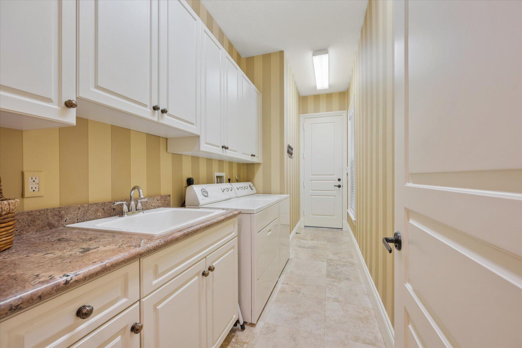121 Hawksbill Way