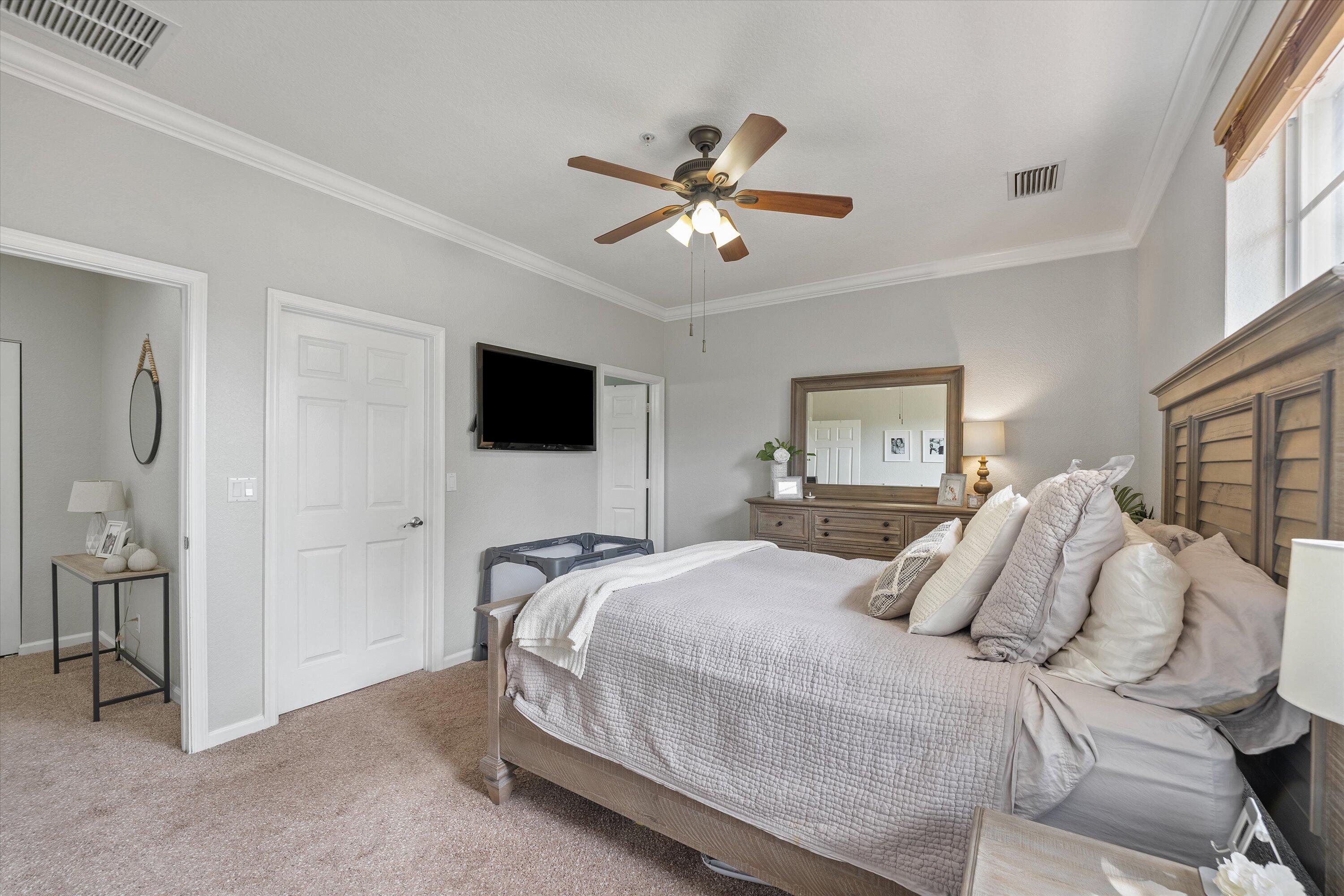 163 Greenwich Circle