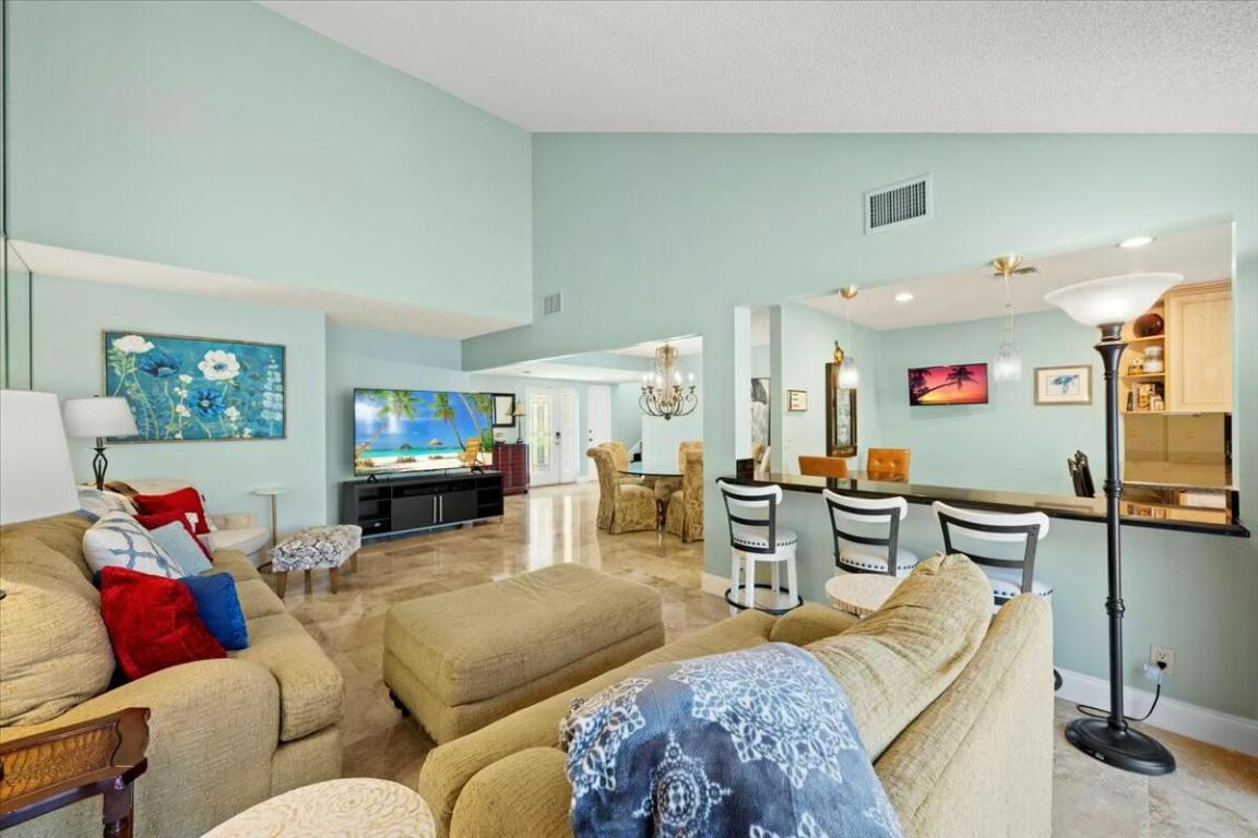 17210 Fownes Crescent