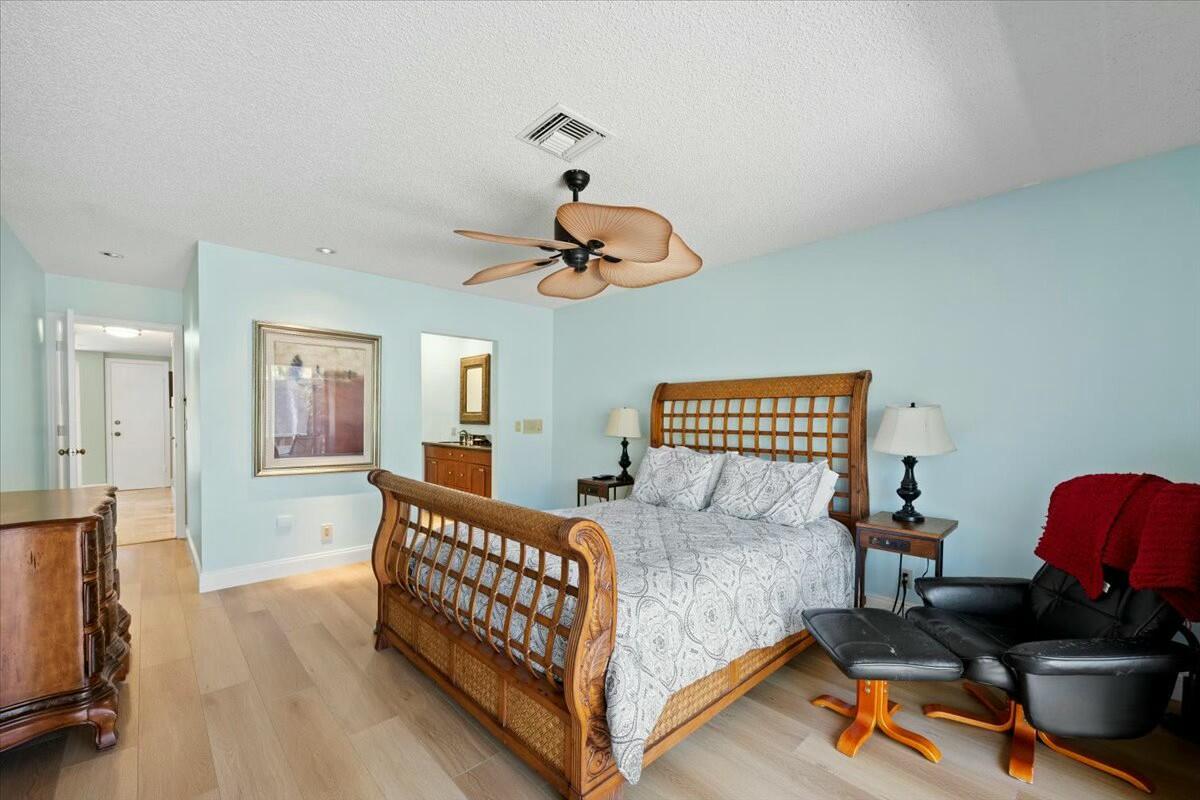 17210 Fownes Crescent