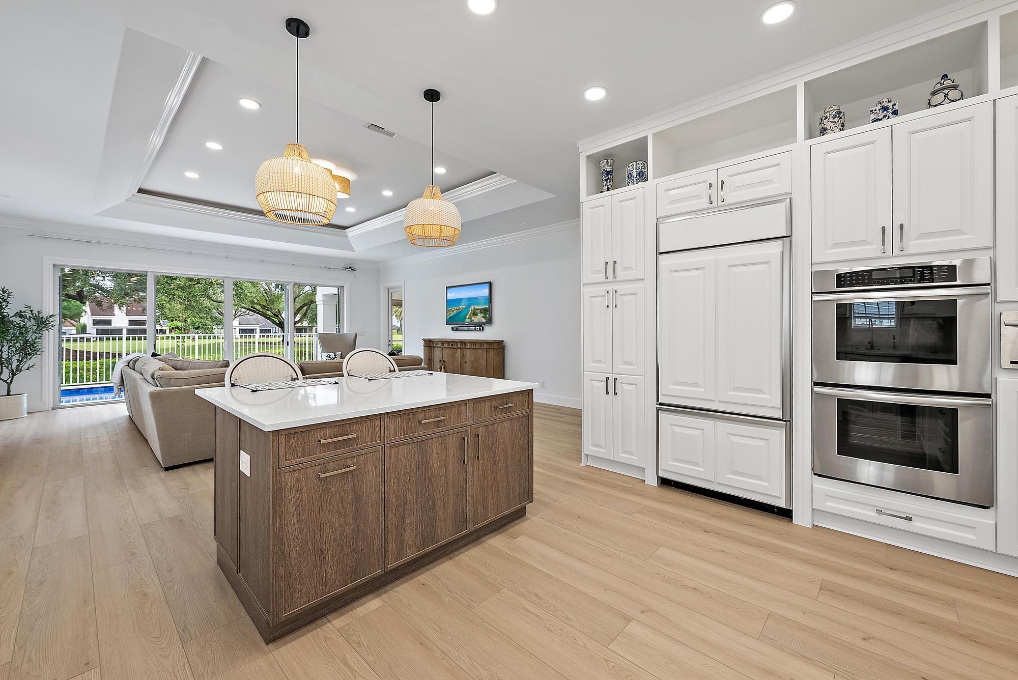 17065 Bay Street