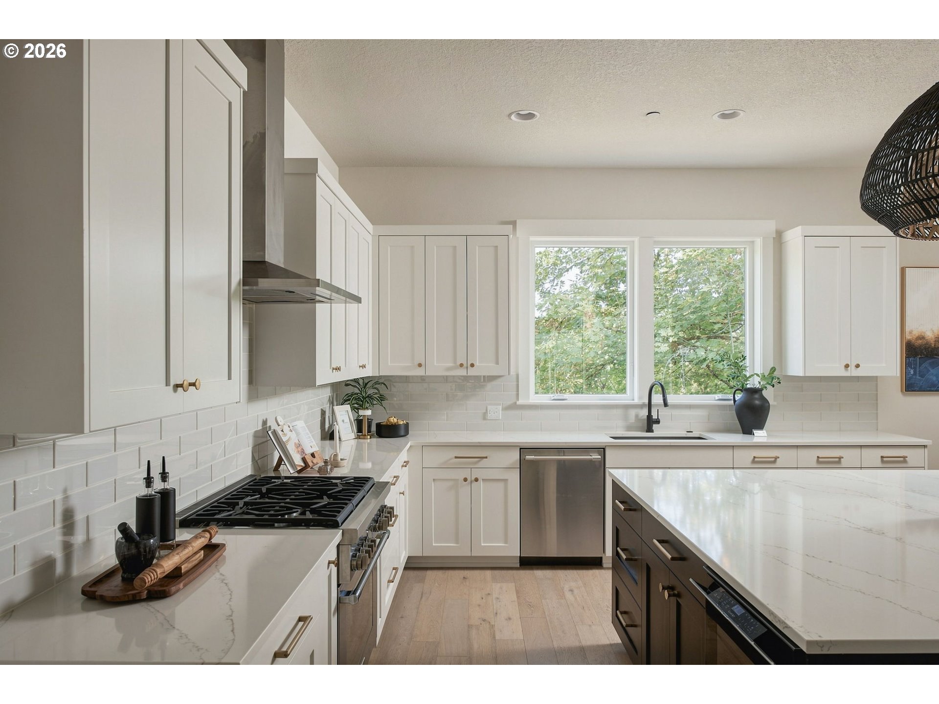 1921 MAPLELEAF CT