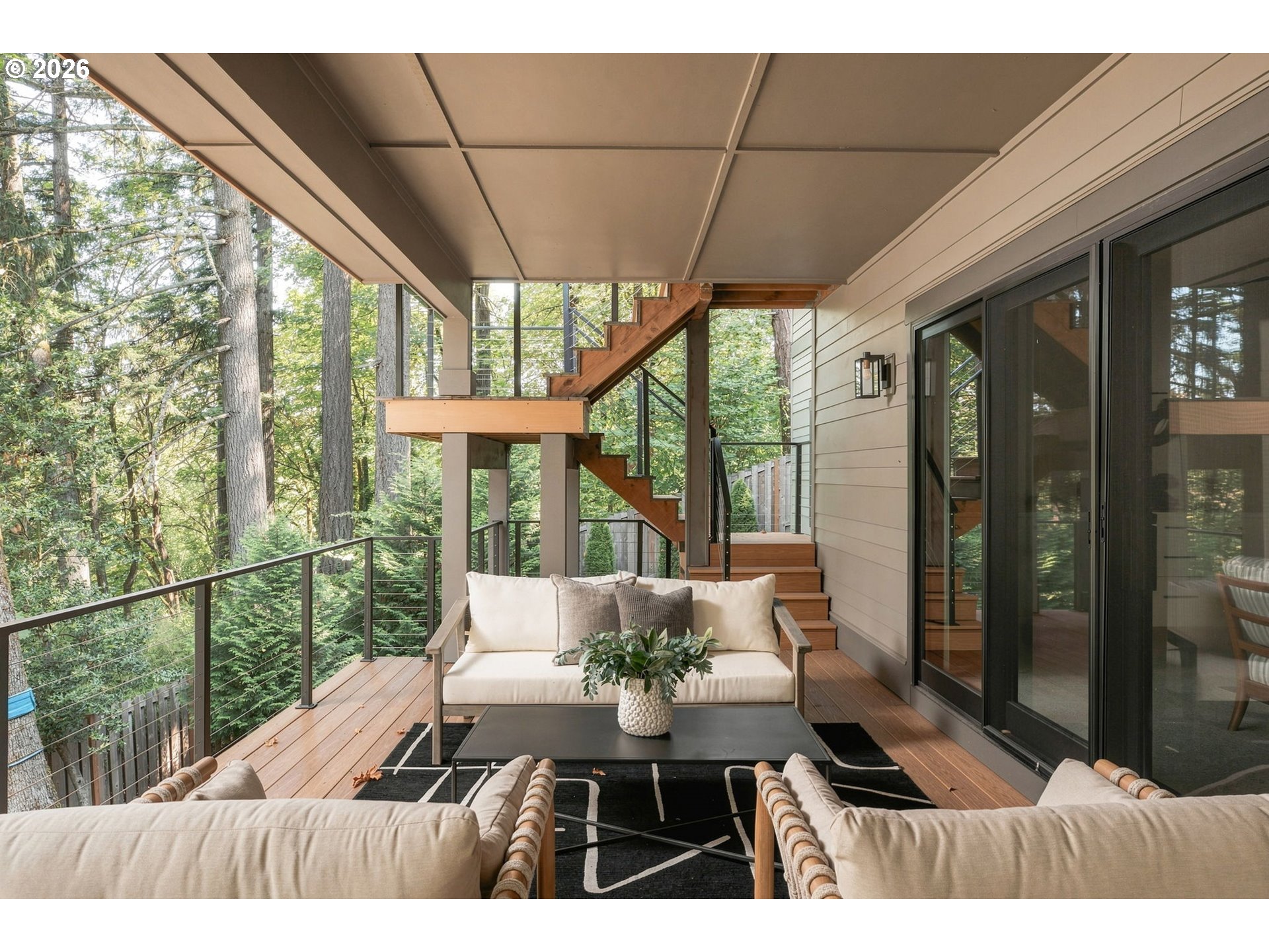 1921 MAPLELEAF CT