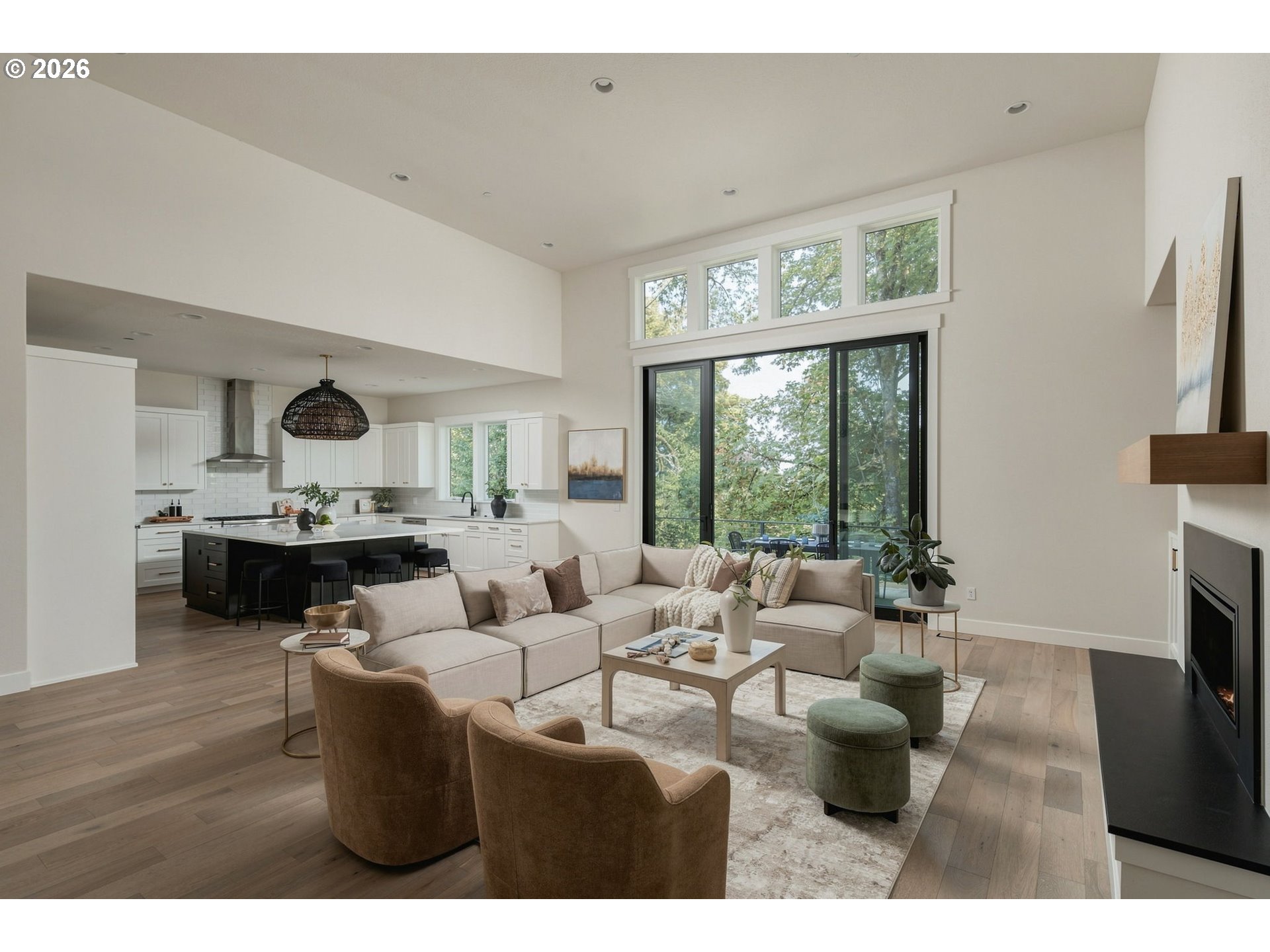 1921 MAPLELEAF CT