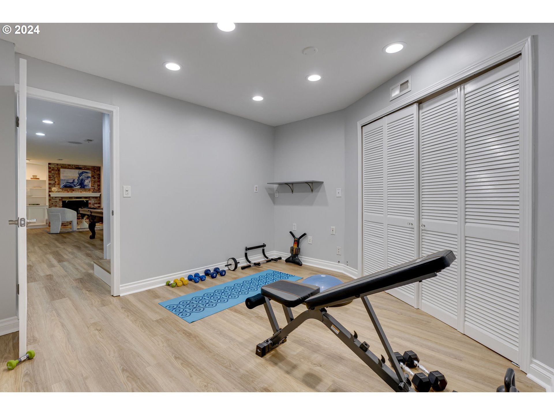 17644 TREE TOP LN