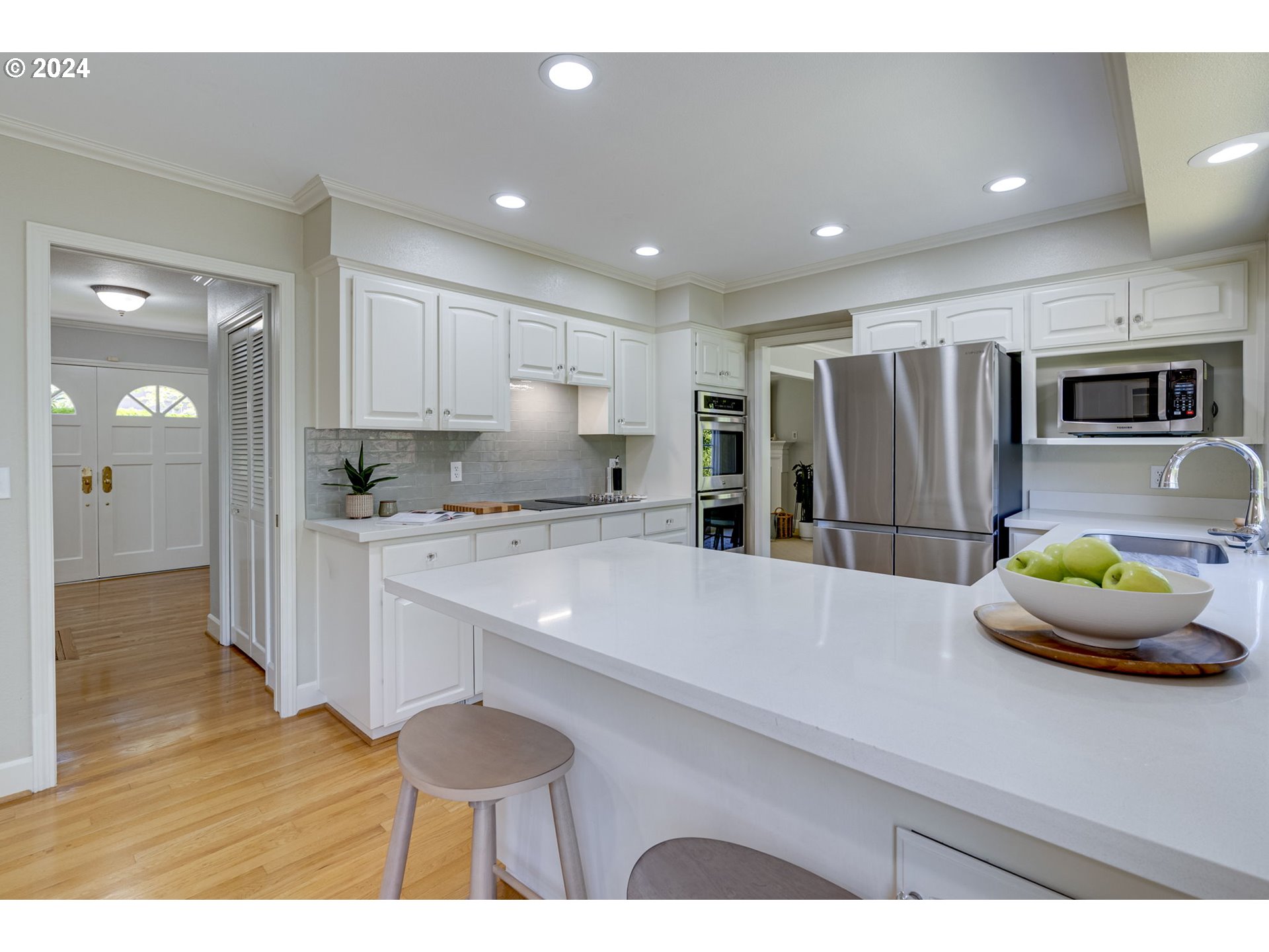 17644 TREE TOP LN