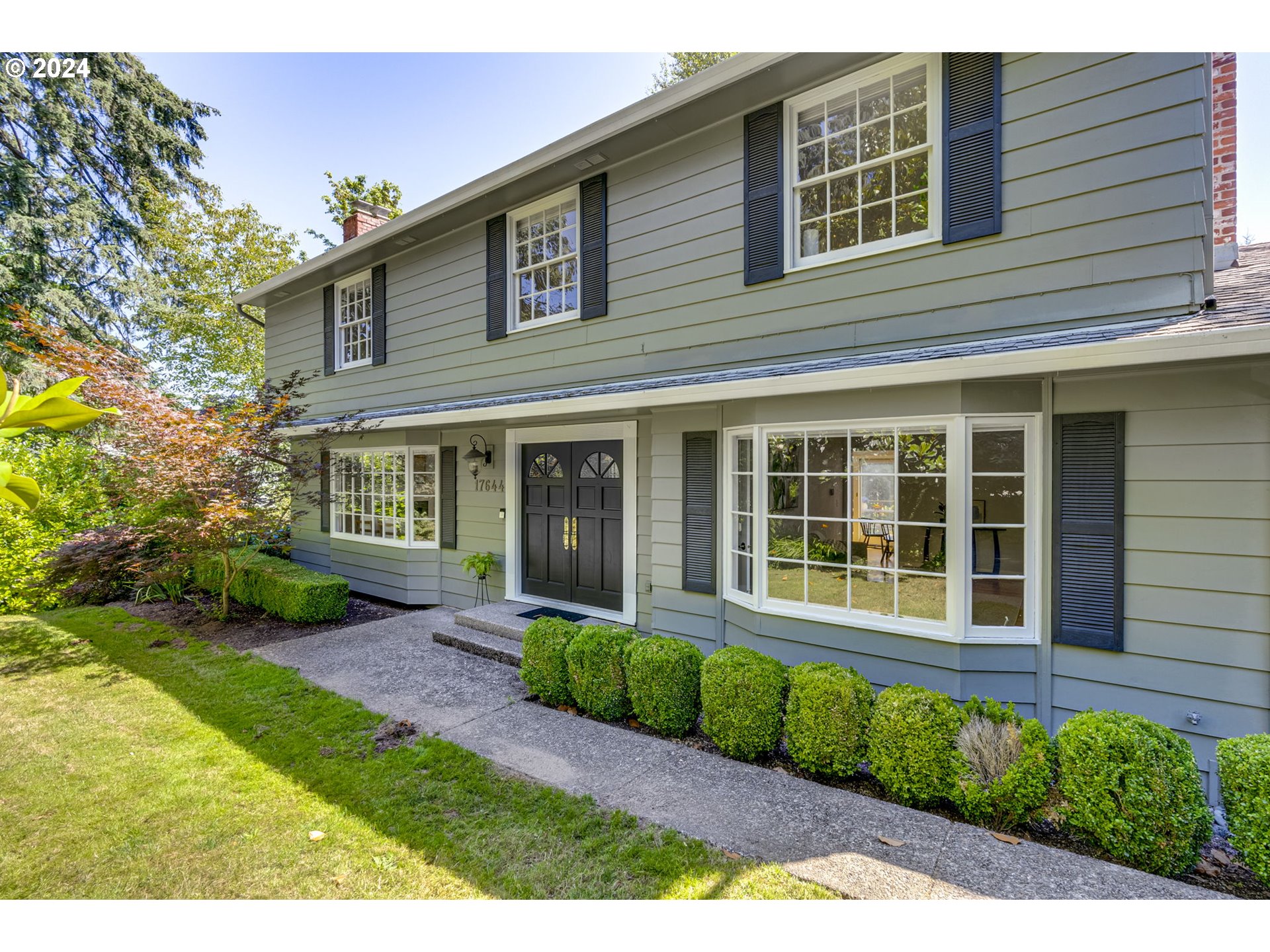 17644 TREE TOP LN
