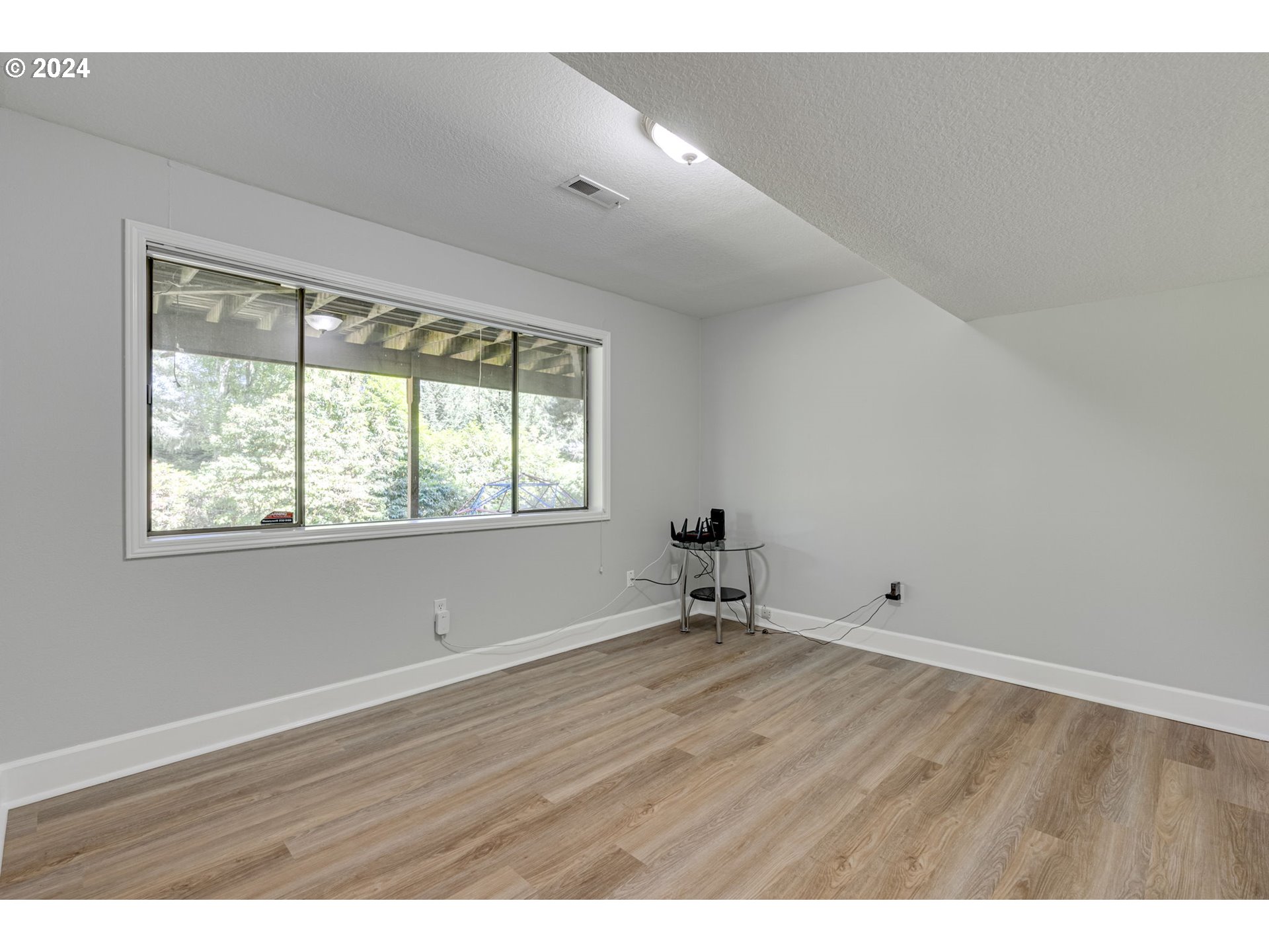 17644 TREE TOP LN