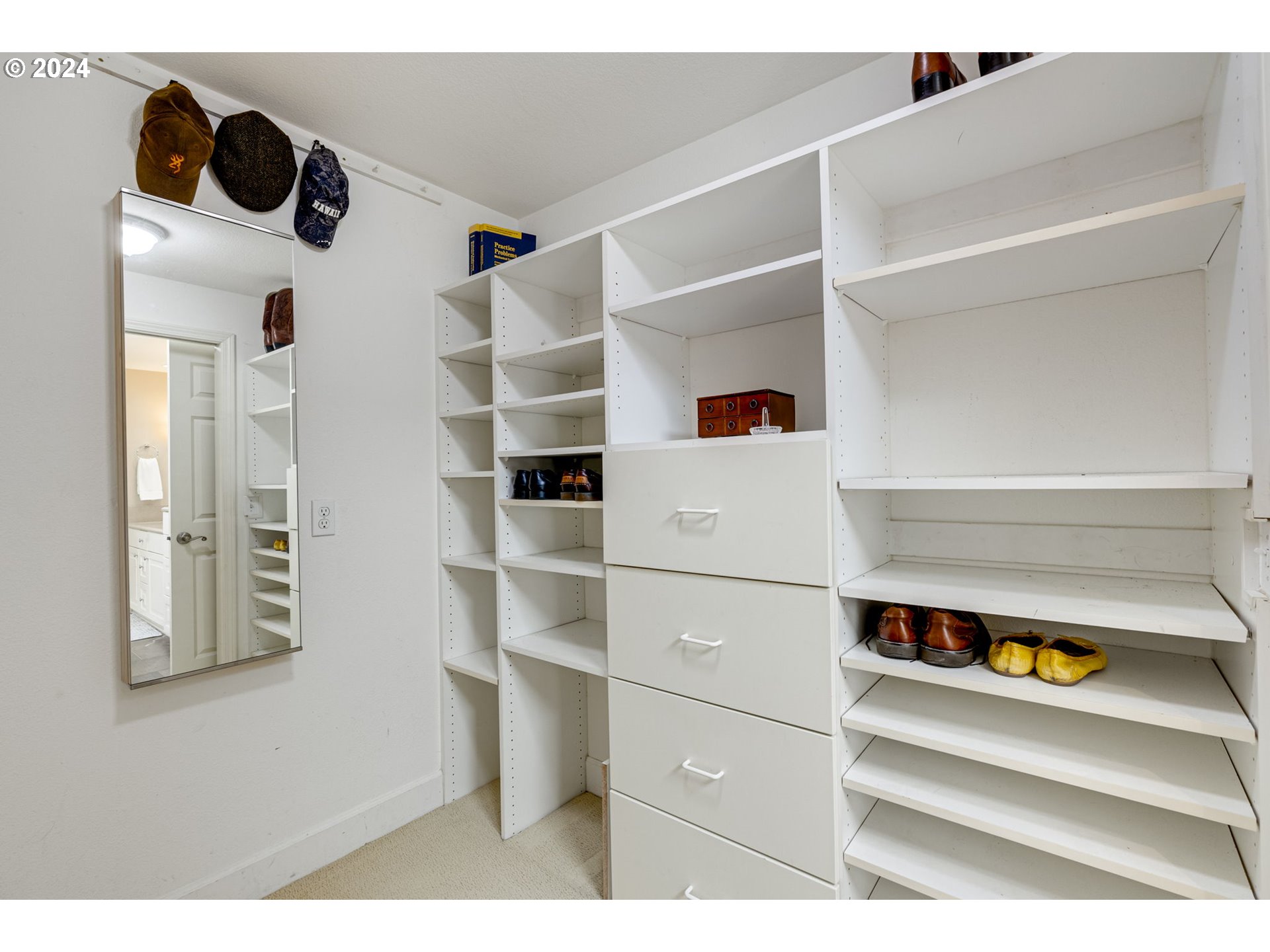 17644 TREE TOP LN