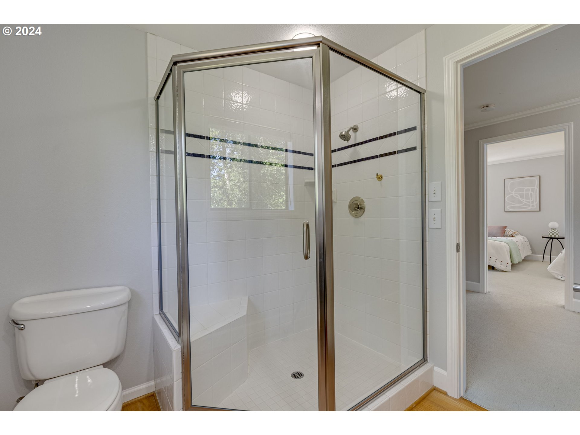 17644 TREE TOP LN
