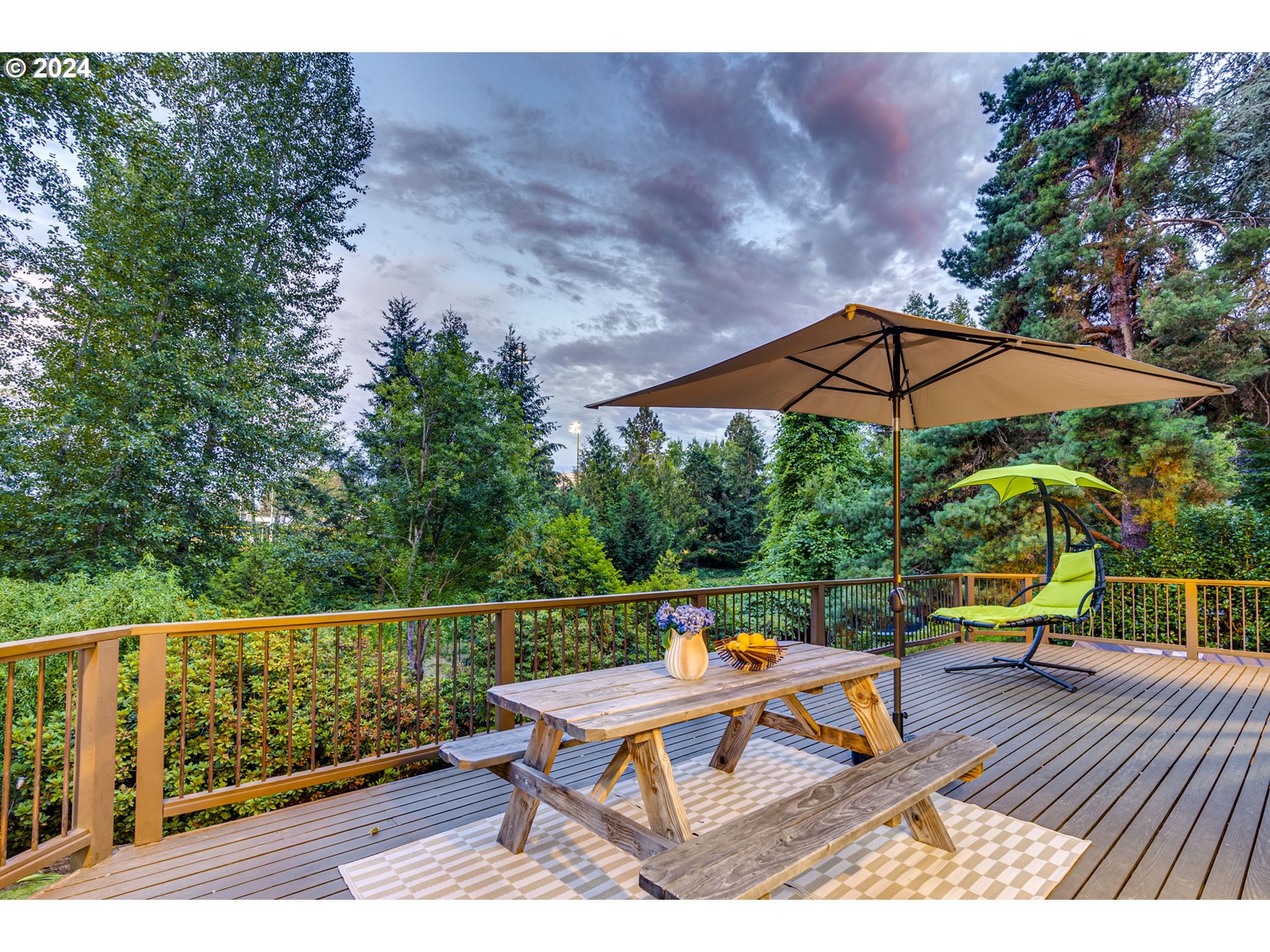 17644 TREE TOP LN