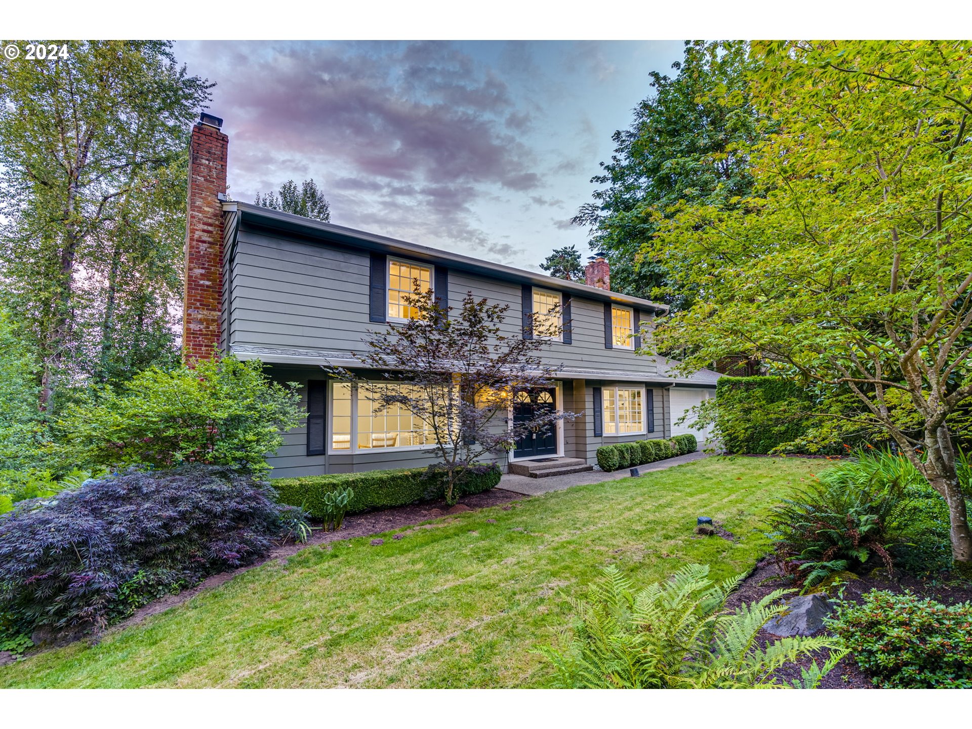 17644 TREE TOP LN
