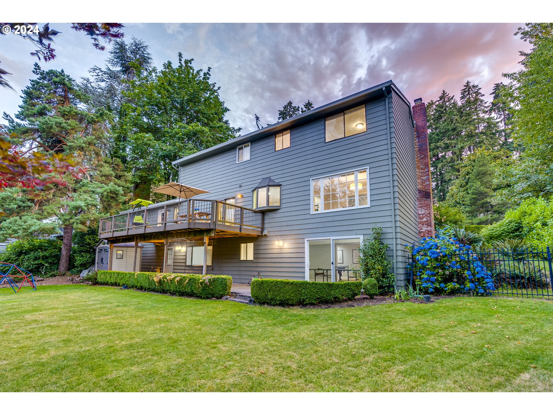 17644 TREE TOP LN