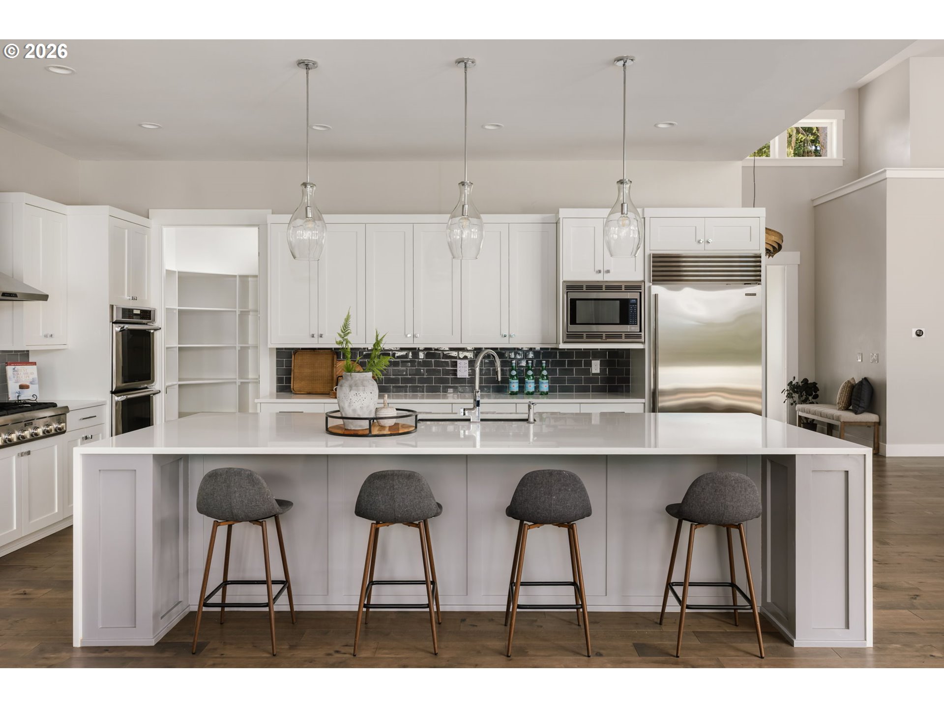 1923 MAPLELEAF CT