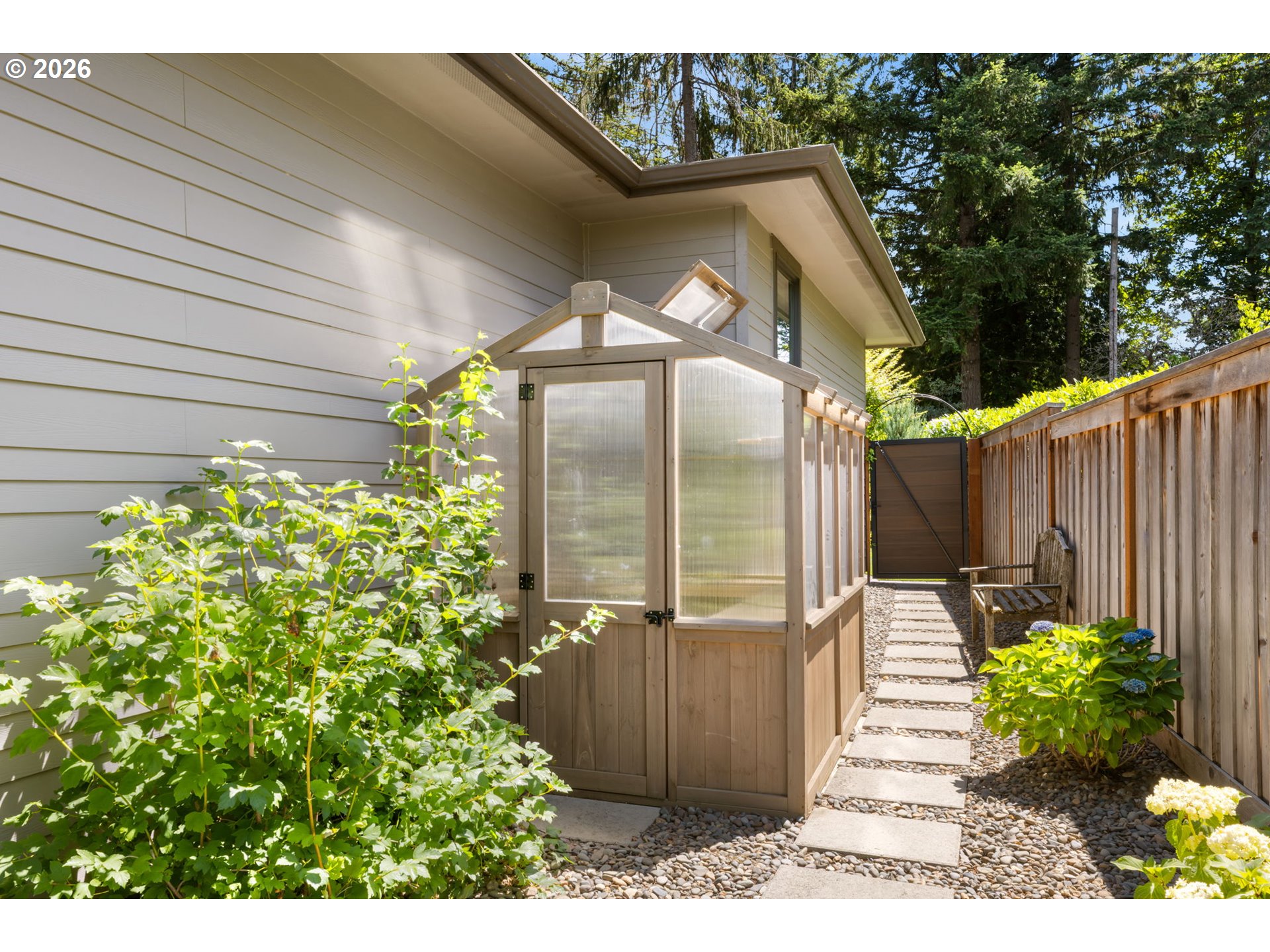 1923 MAPLELEAF CT