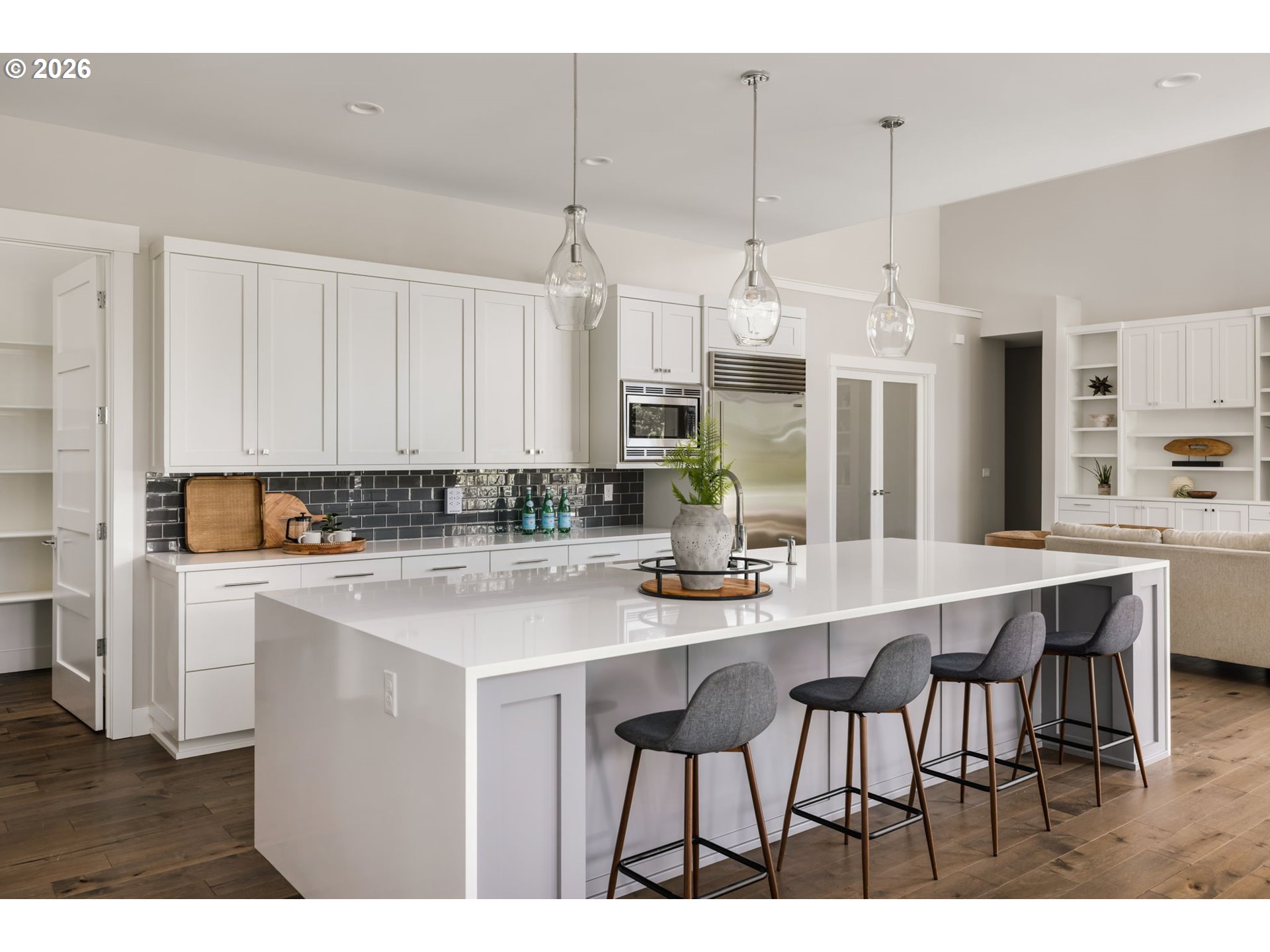 1923 MAPLELEAF CT
