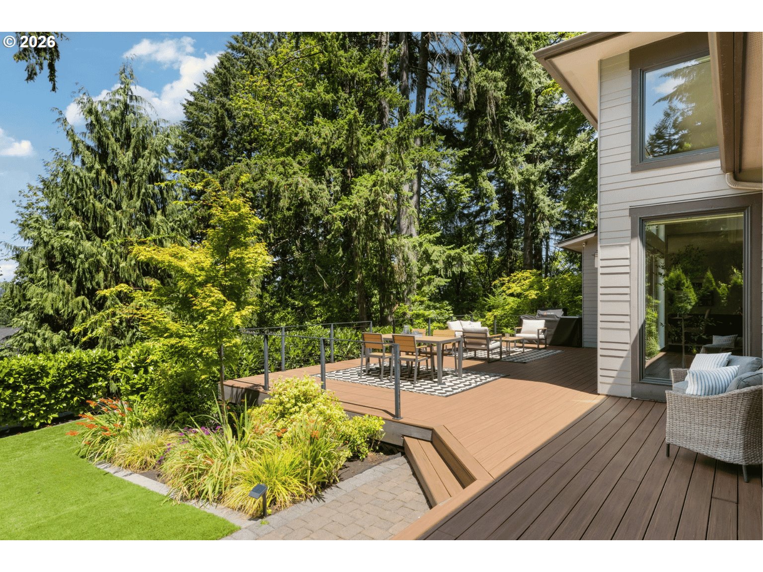 1923 MAPLELEAF CT
