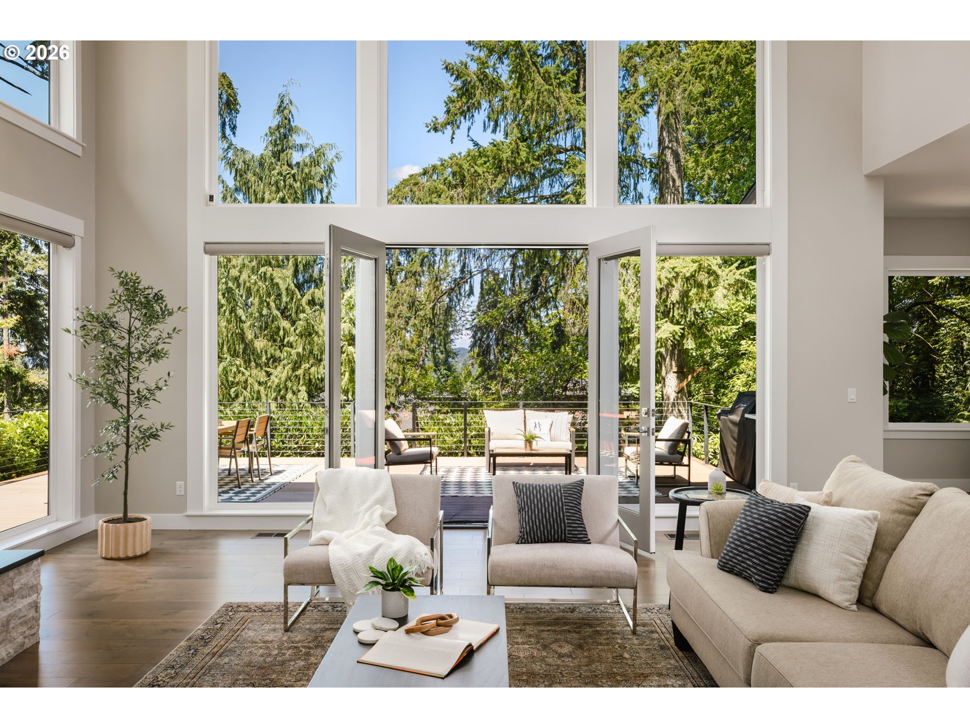 1923 MAPLELEAF CT