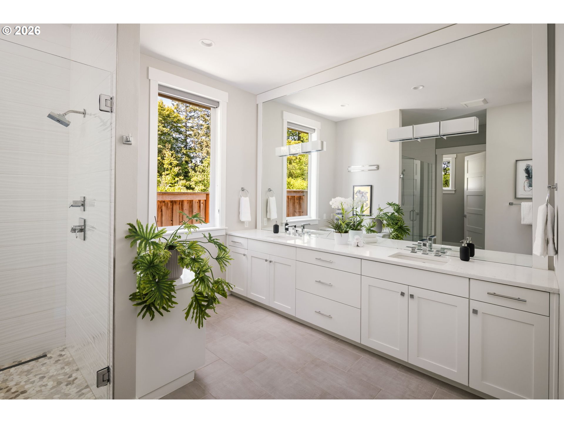 1923 MAPLELEAF CT