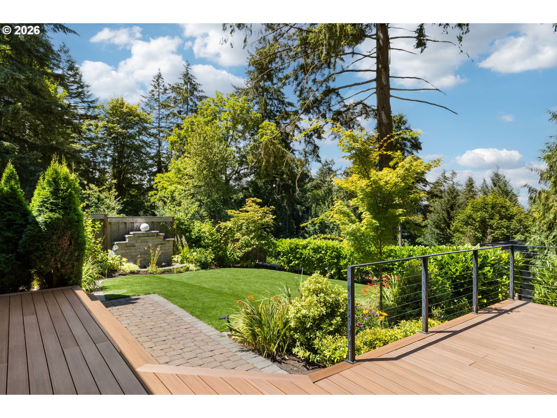 1923 MAPLELEAF CT