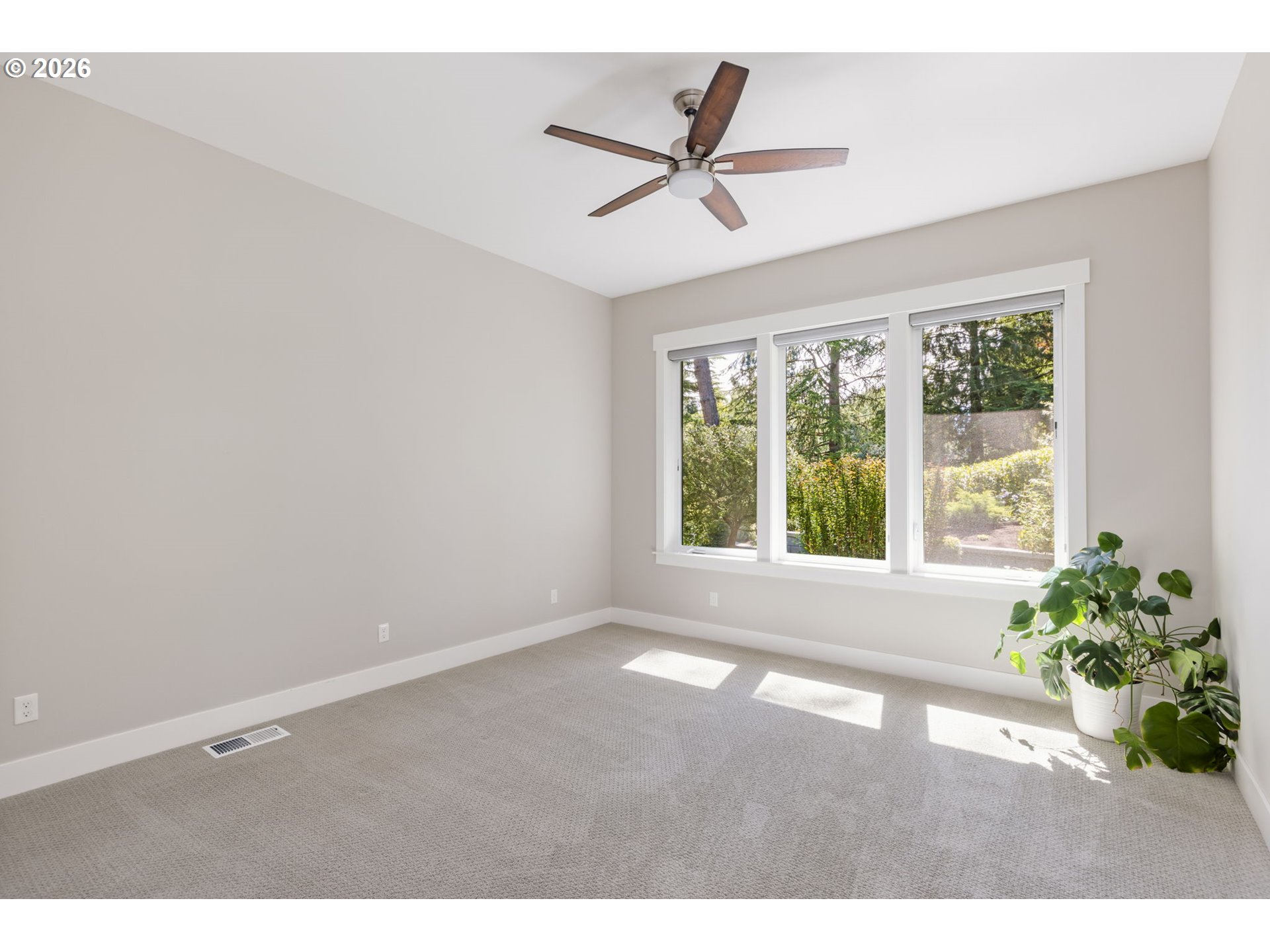 1923 MAPLELEAF CT
