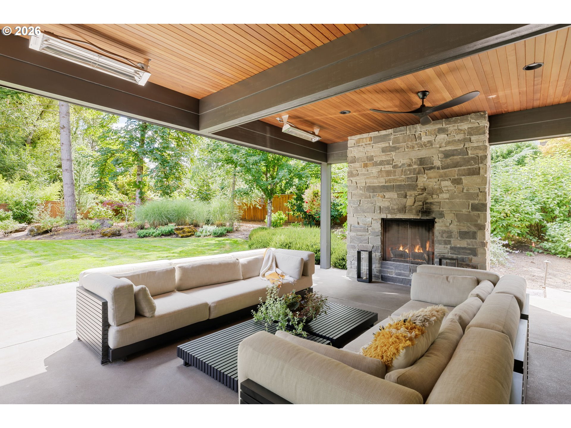2600 GLENMORRIE DR