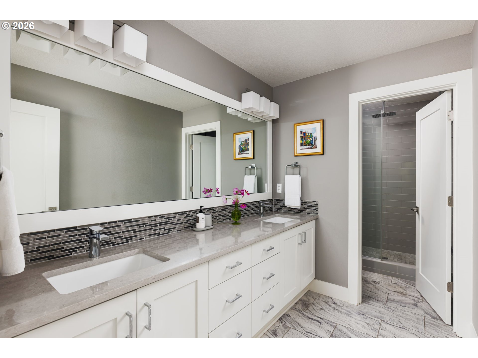 2600 GLENMORRIE DR