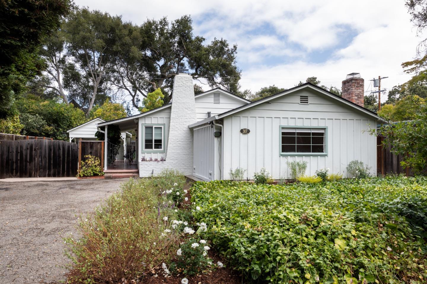 317 Bay Road