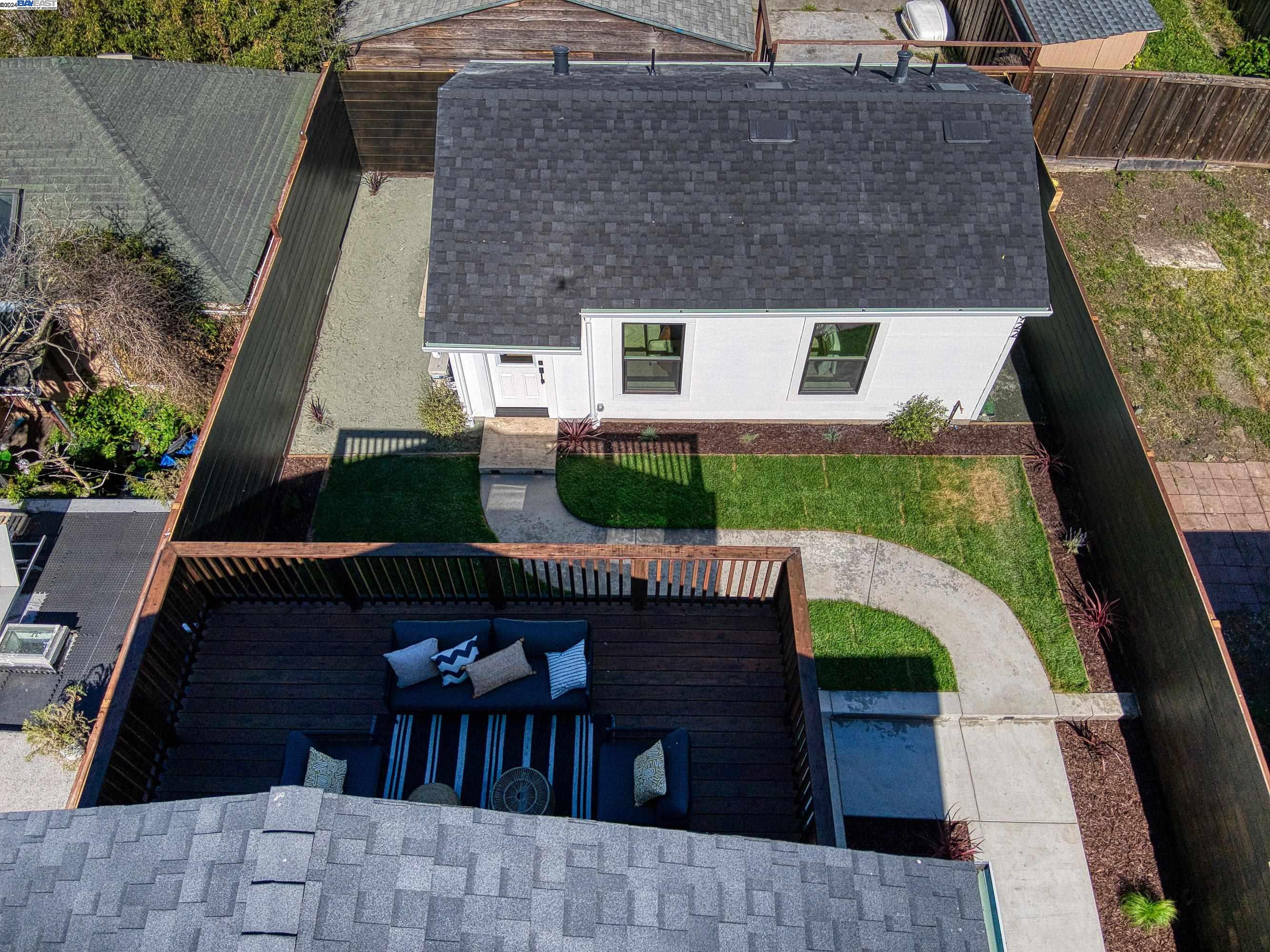 5924 Whitney St