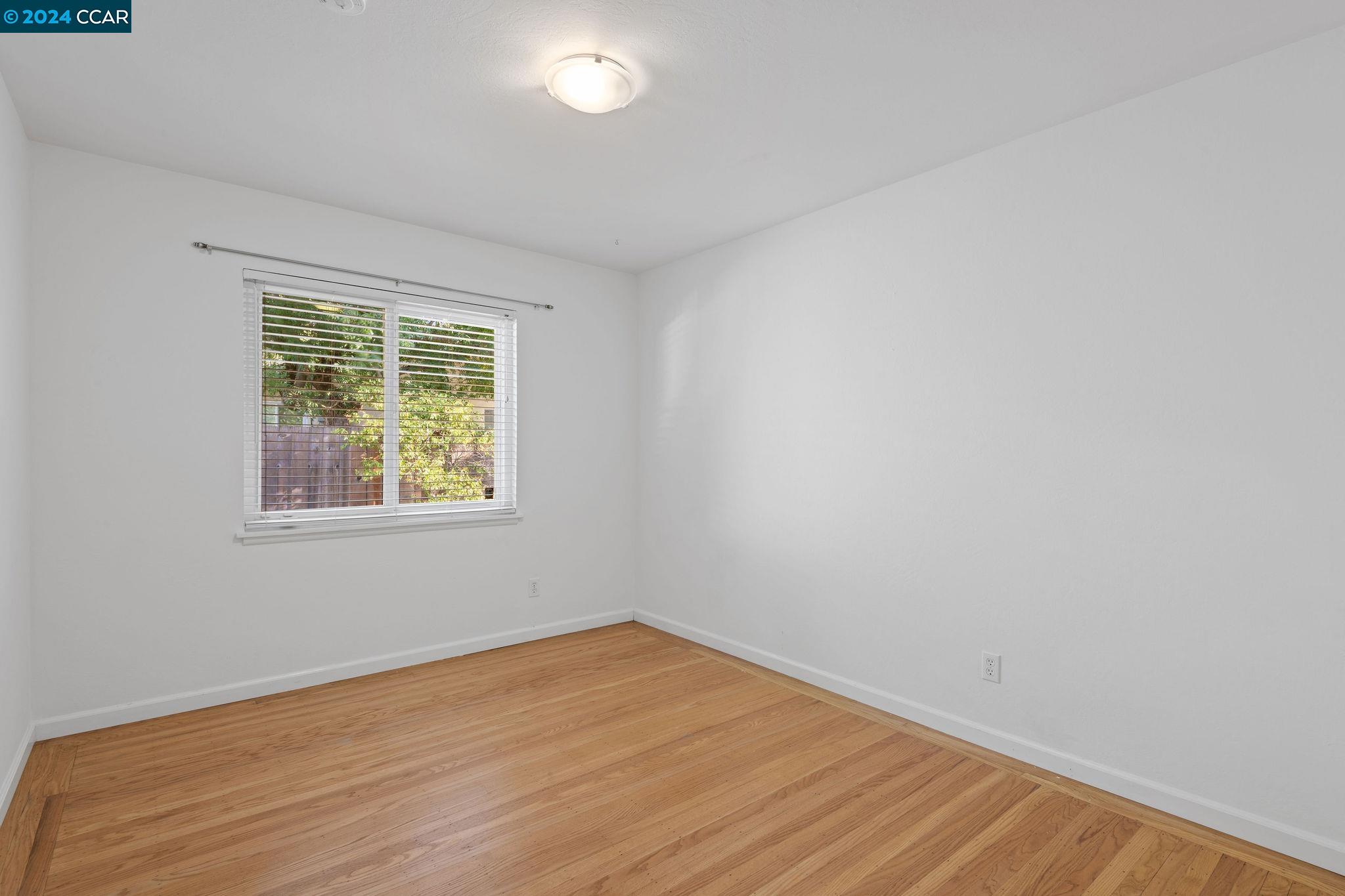 1195 Elmwood Dr