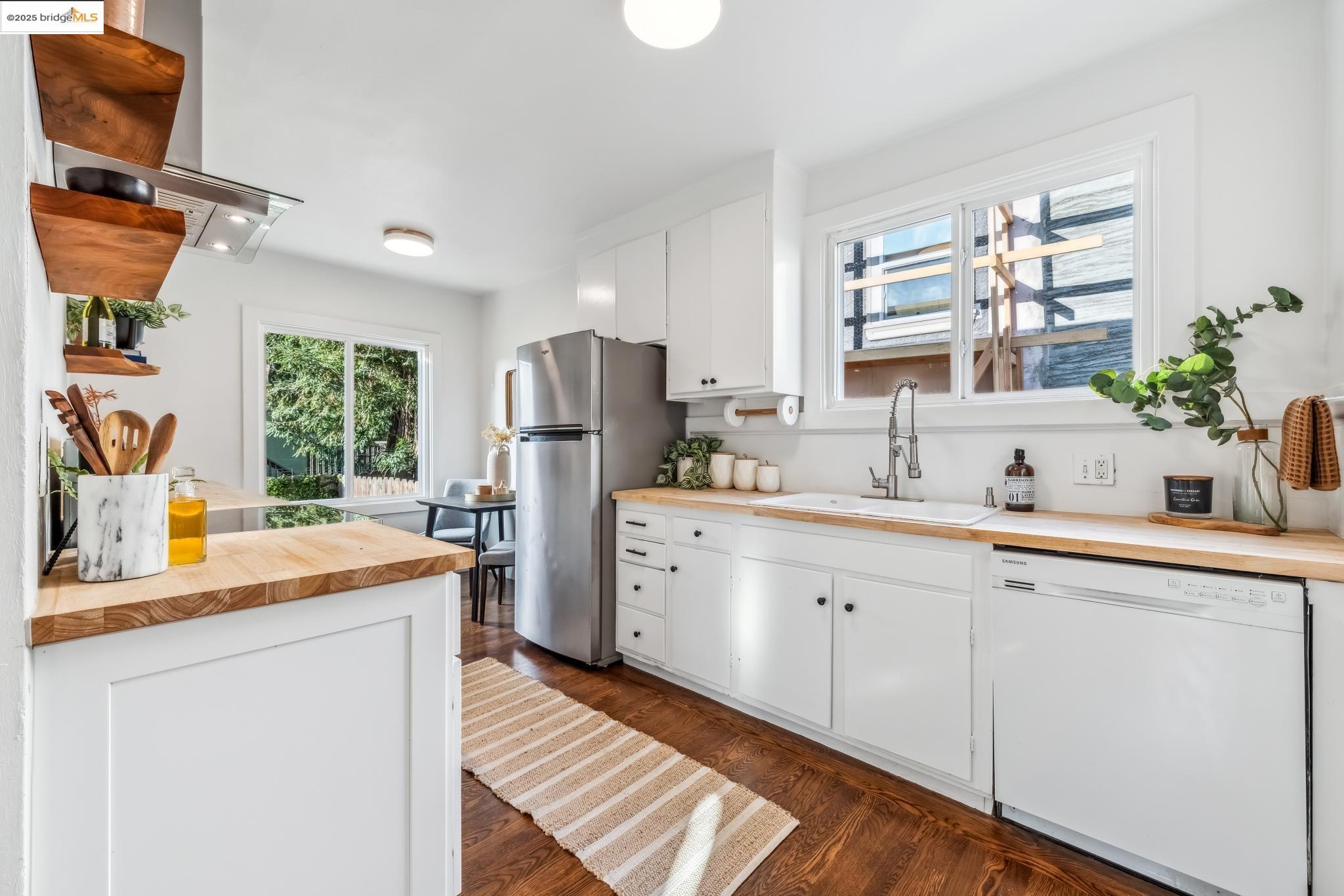 2745 Grande Vista Ave