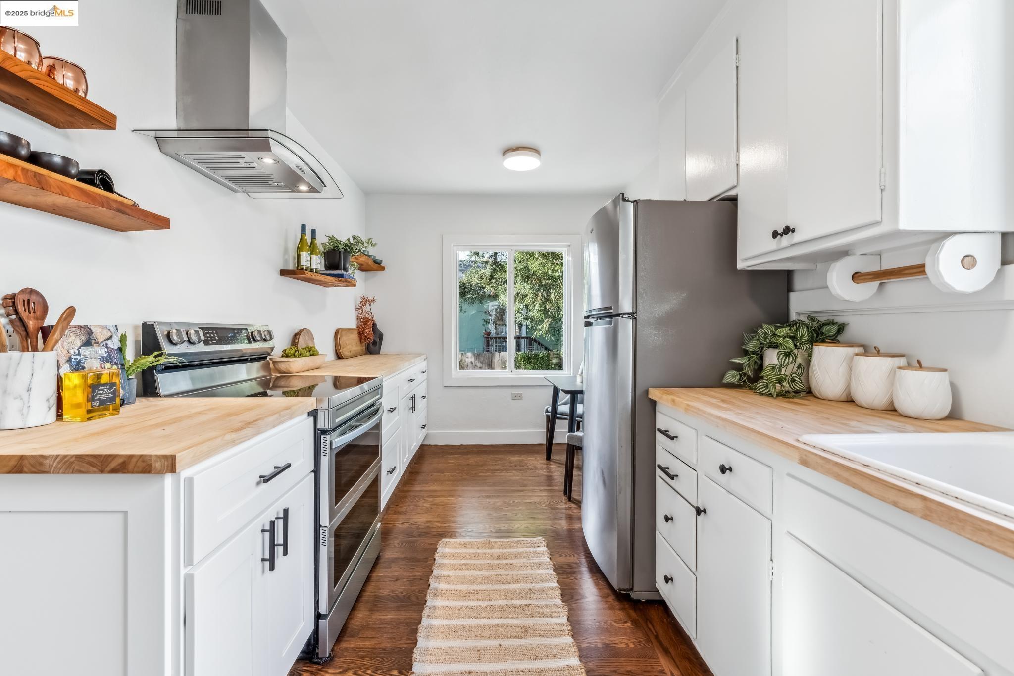 2745 Grande Vista Ave