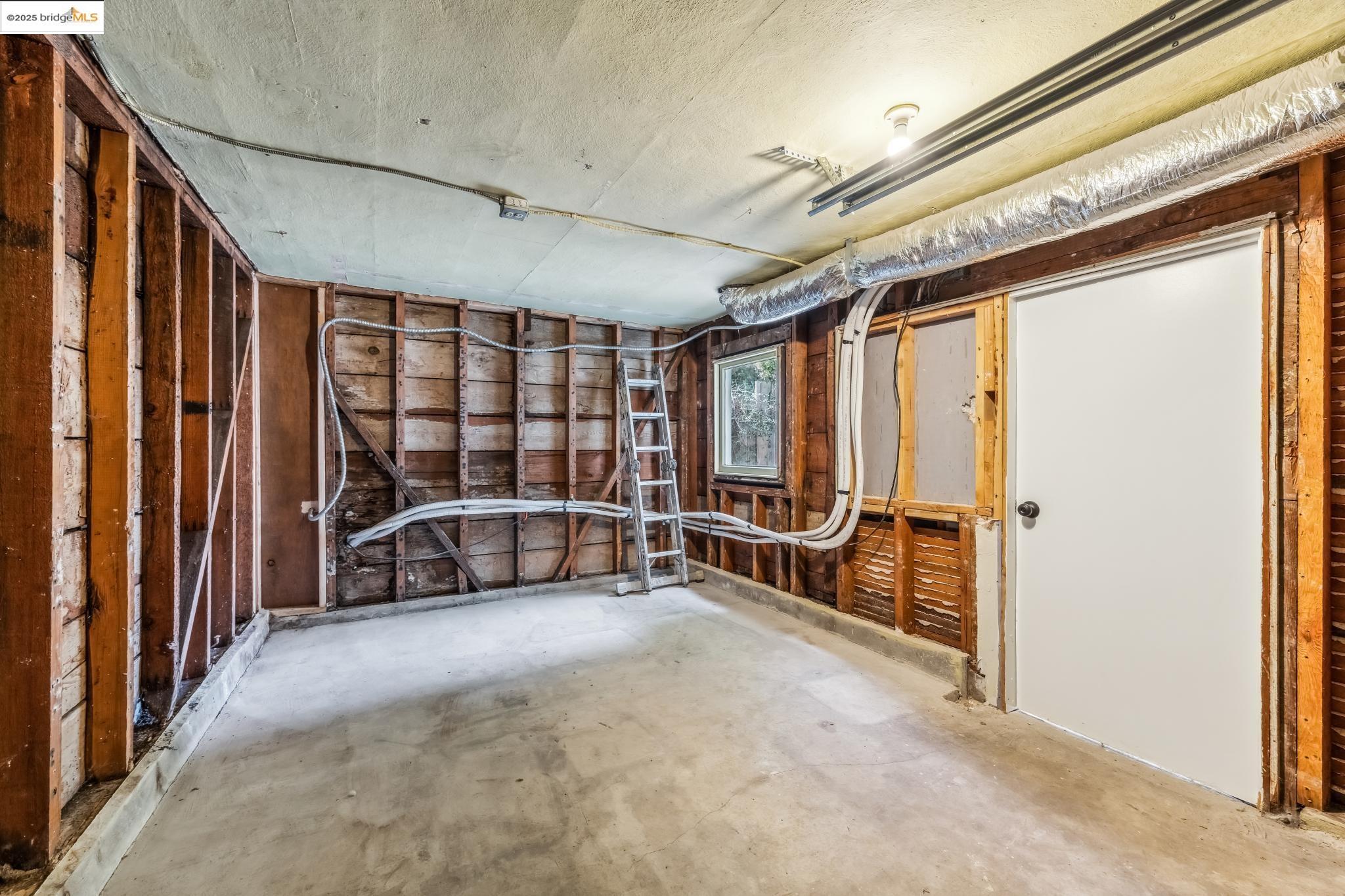 2745 Grande Vista Ave