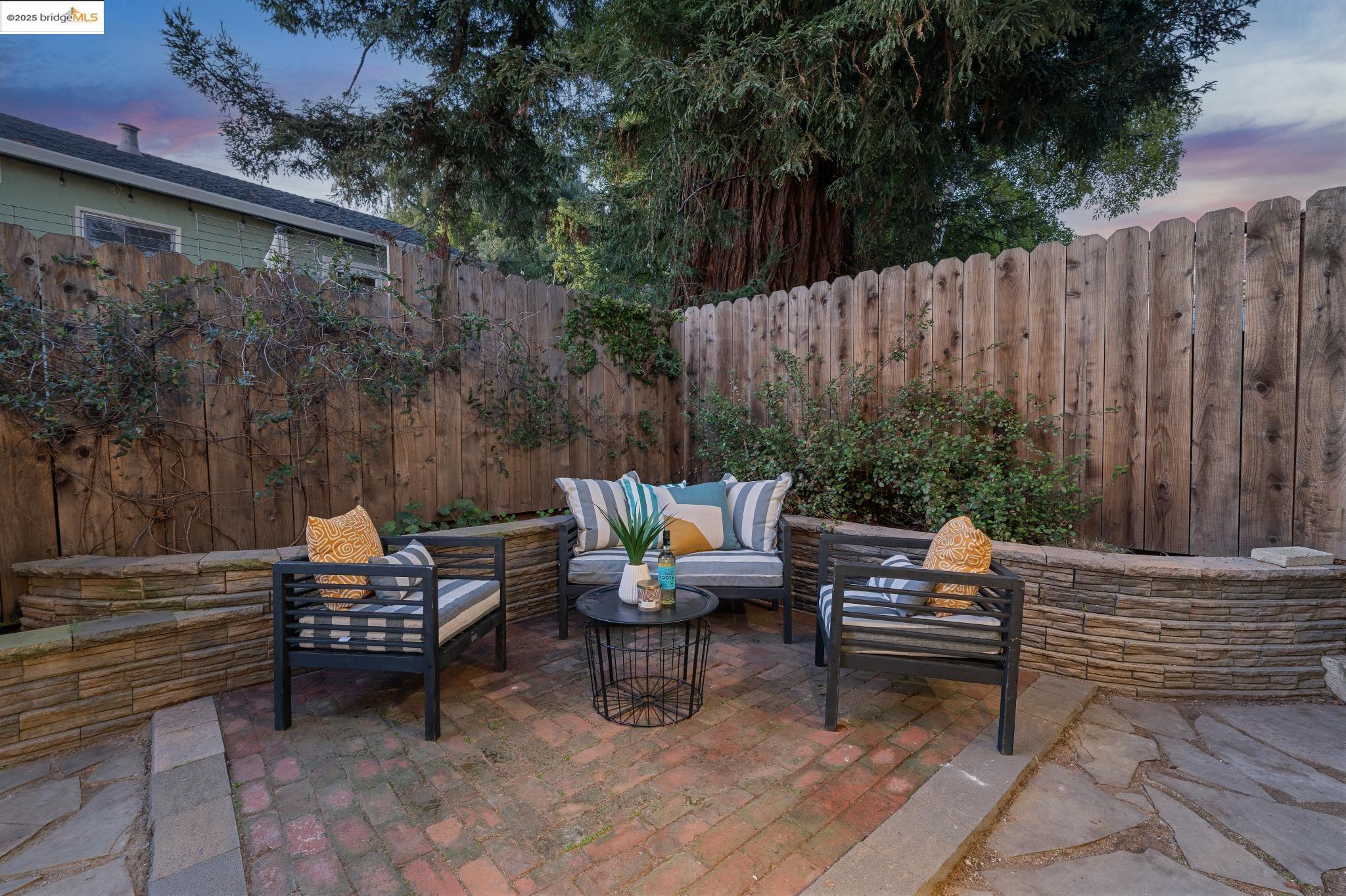 2745 Grande Vista Ave