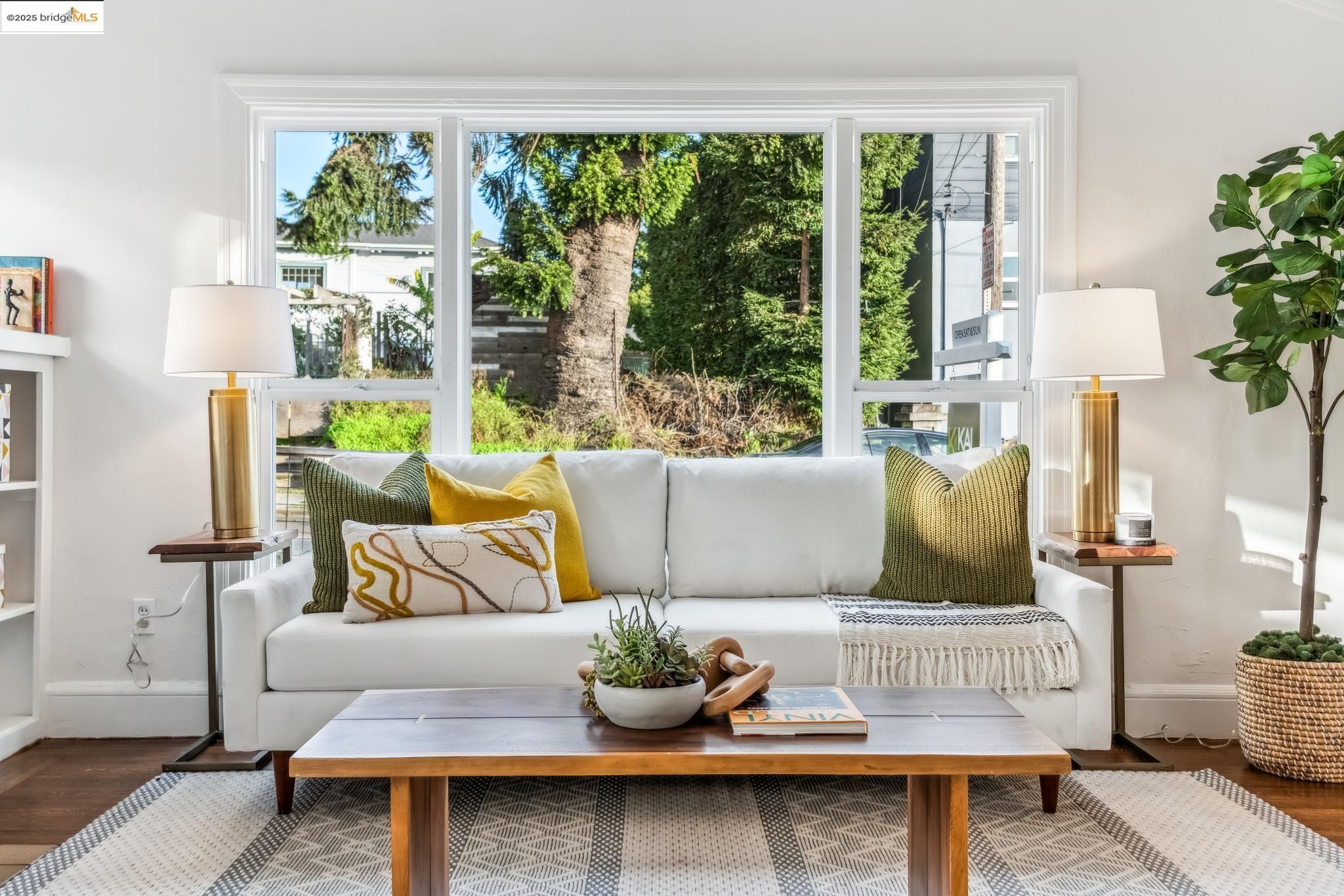 2745 Grande Vista Ave