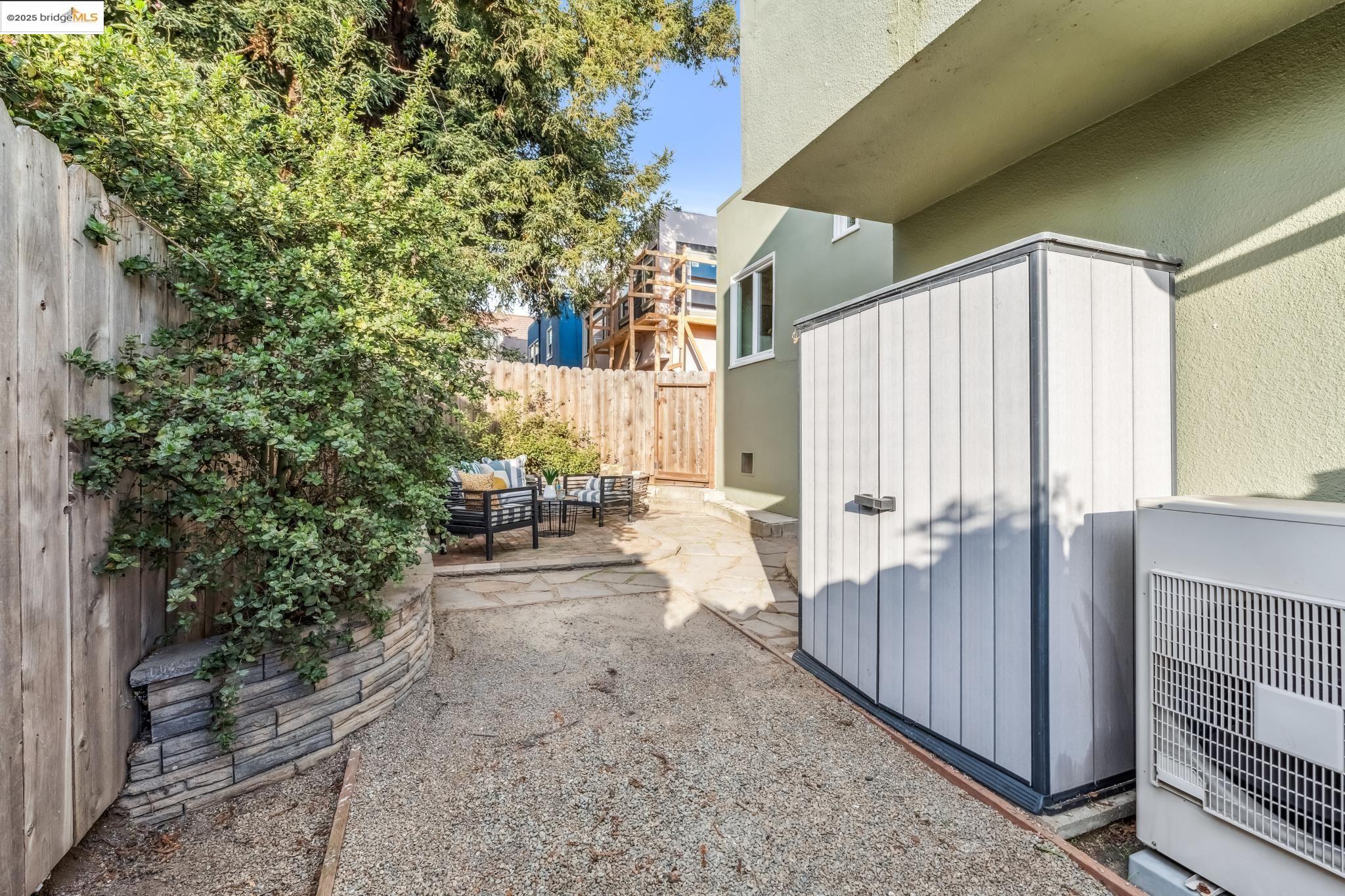 2745 Grande Vista Ave