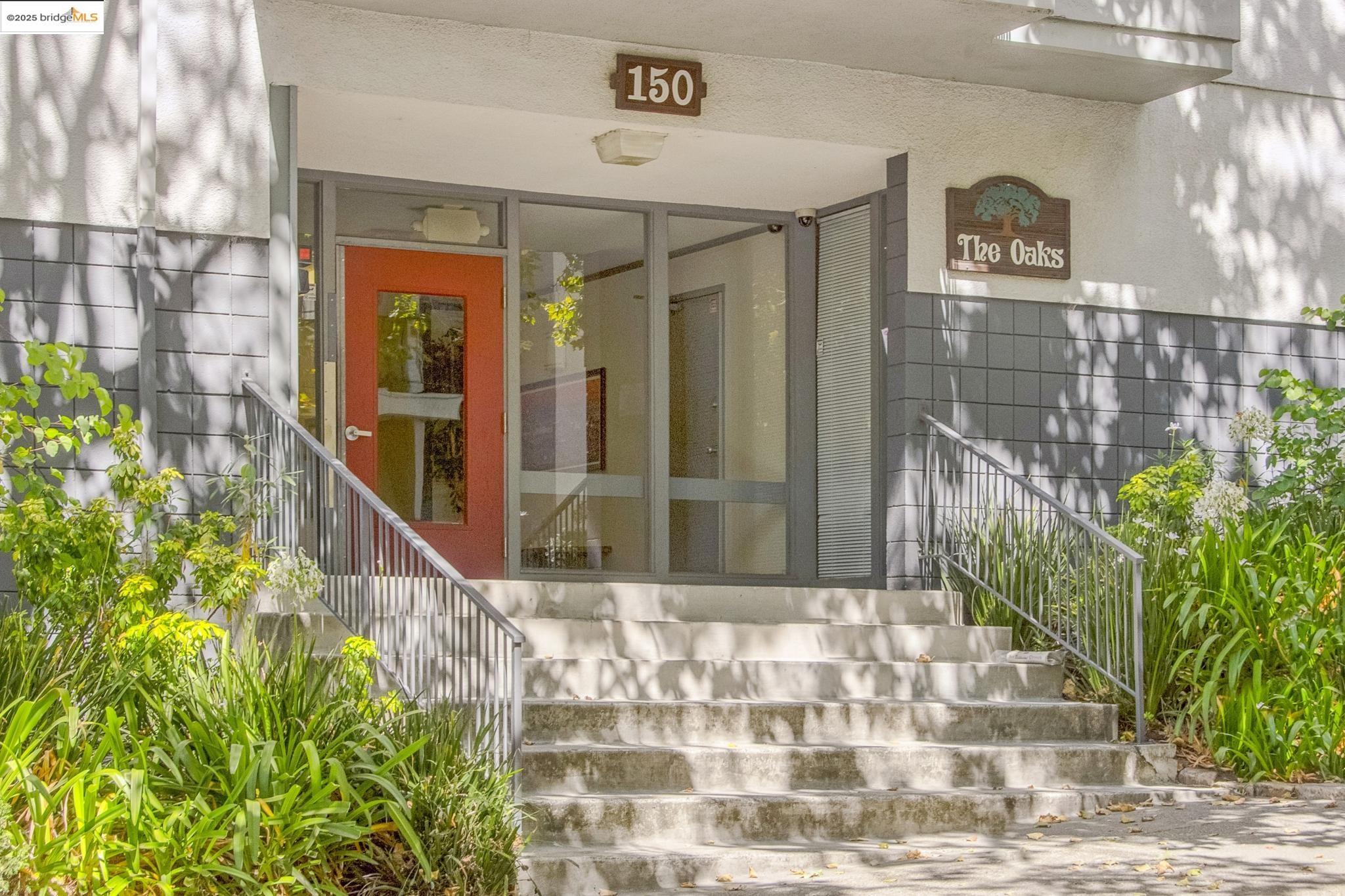 150 Pearl St # 212