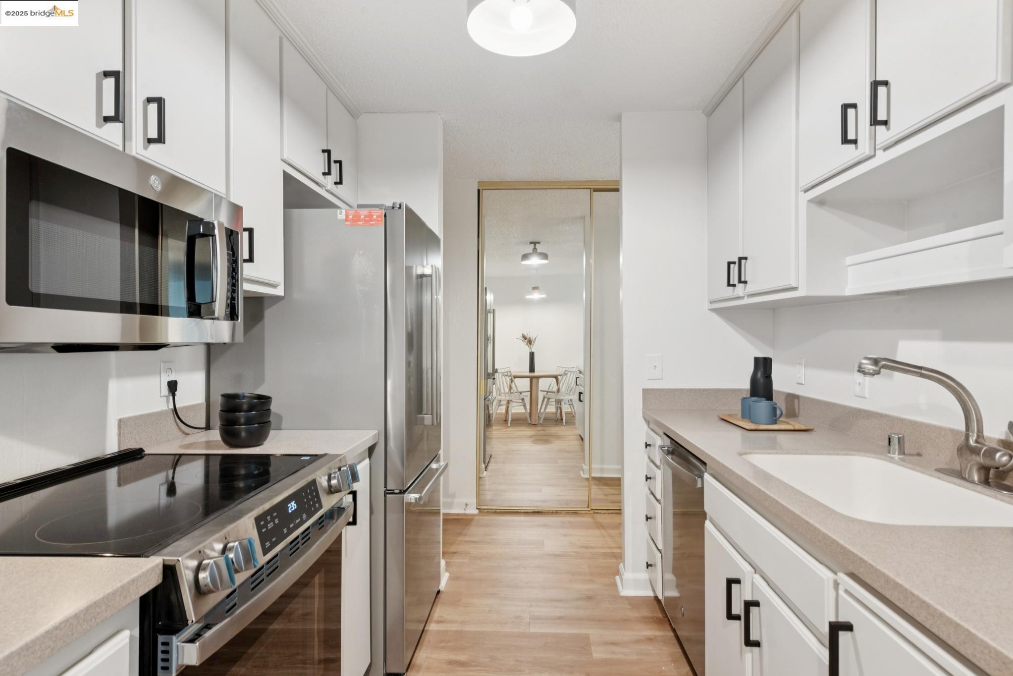 150 Pearl St # 212