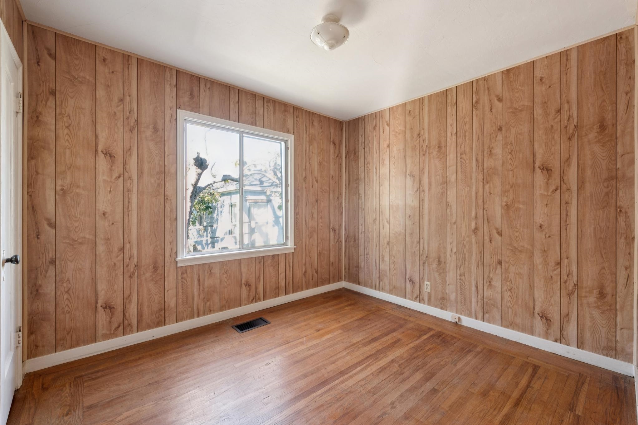 725 Pomona Ave